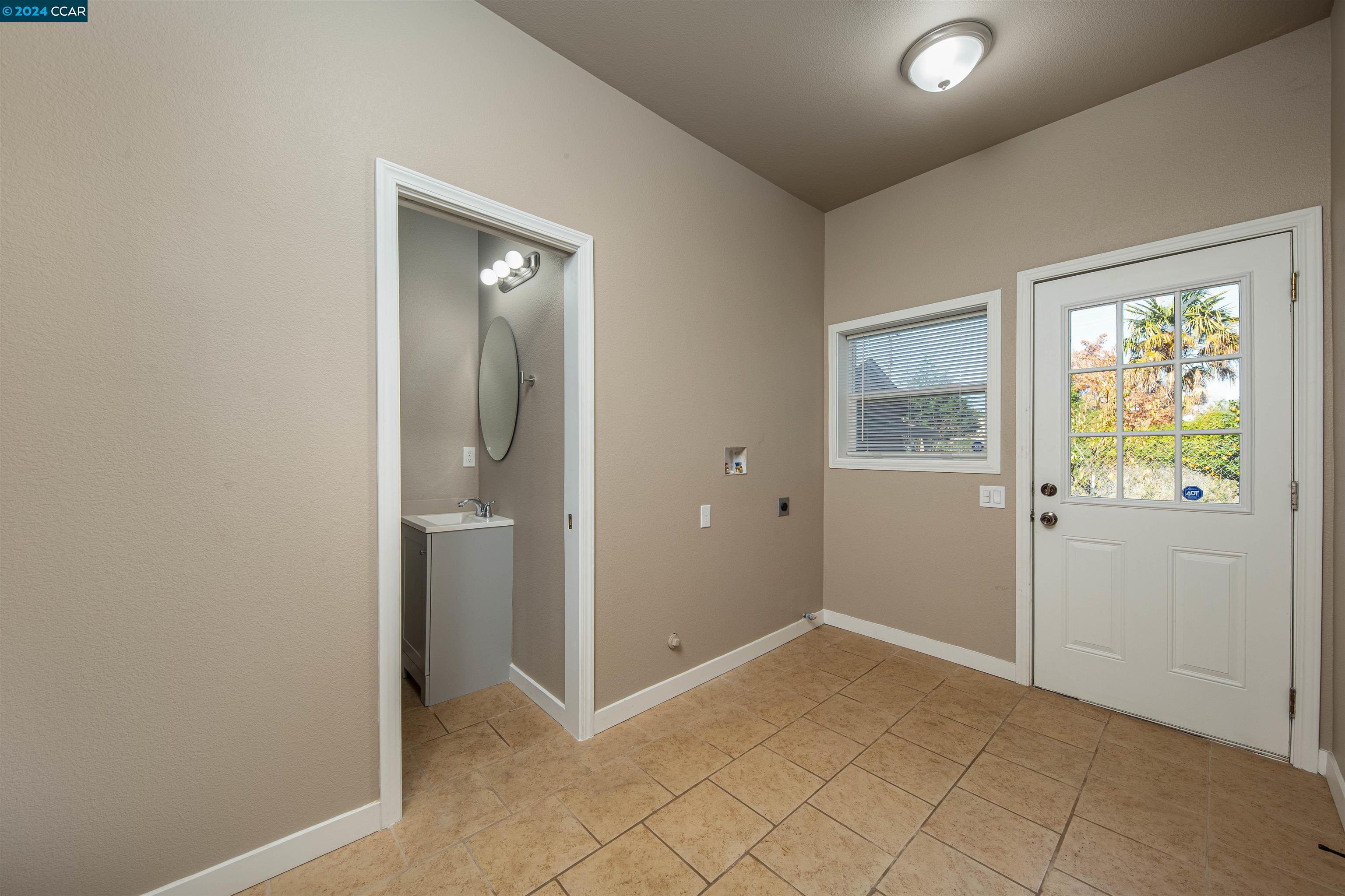 Detail Gallery Image 16 of 25 For 115 E Walnut St, Lodi,  CA 95240 - 3 Beds | 2/1 Baths