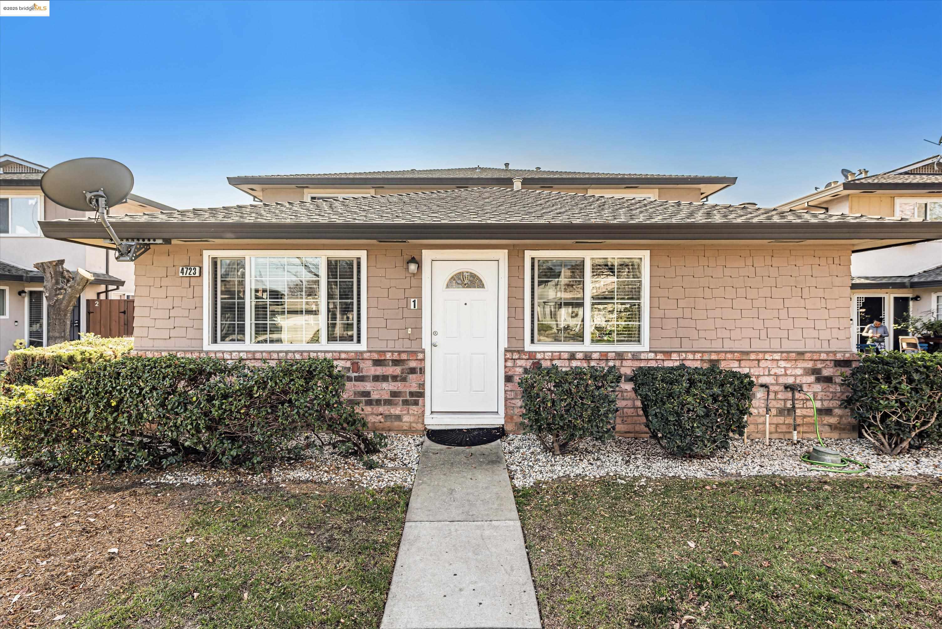 Detail Gallery Image 1 of 1 For 4723 Capay Dr #1,  San Jose,  CA 95118 - 2 Beds | 1 Baths