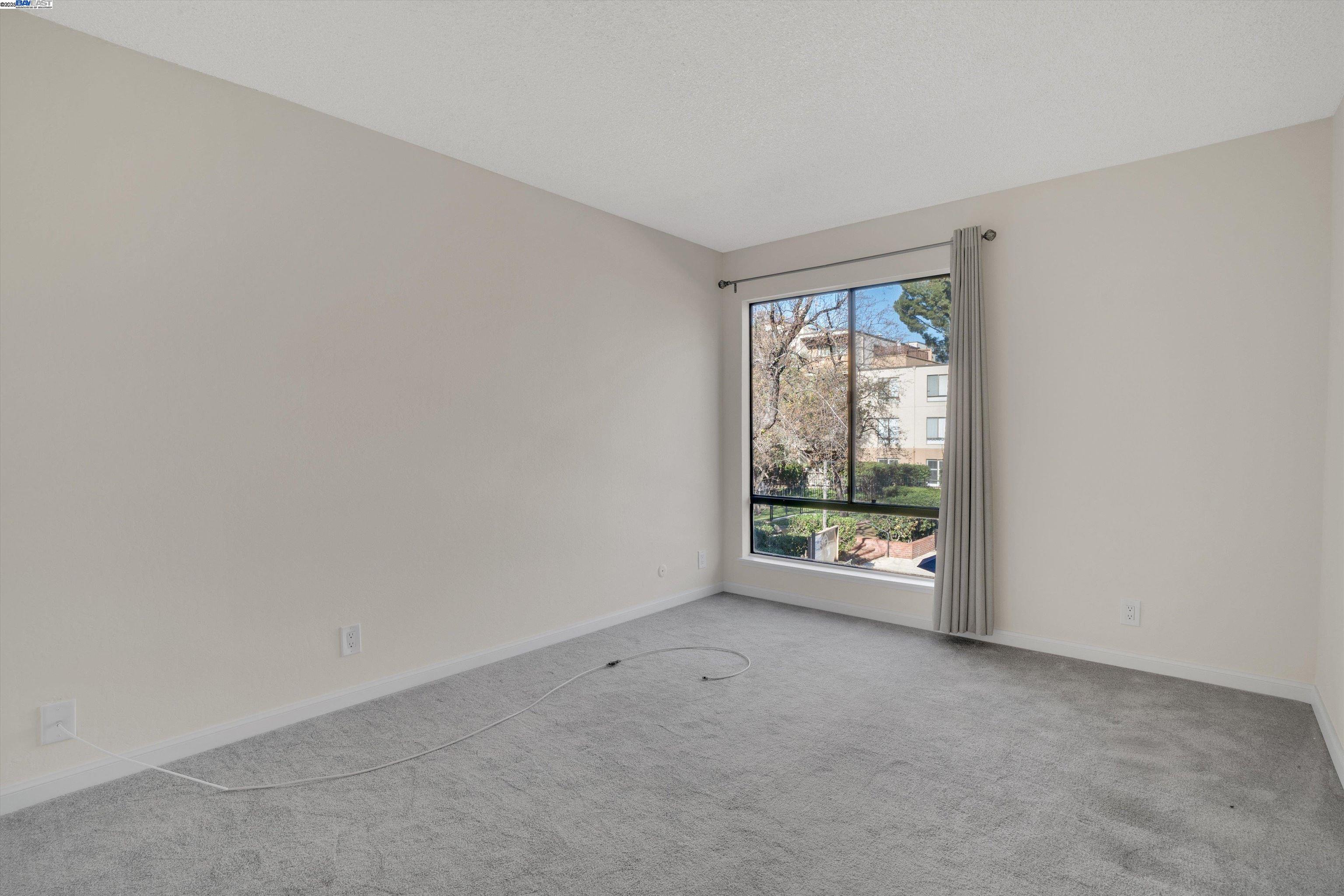 450 N Civic Dr # 204, Walnut Creek, California 94596, 2 Bedrooms Bedrooms, 5 Rooms Rooms,1 BathroomBathrooms,Residential,For Sale,450 N Civic Dr # 204,41083015