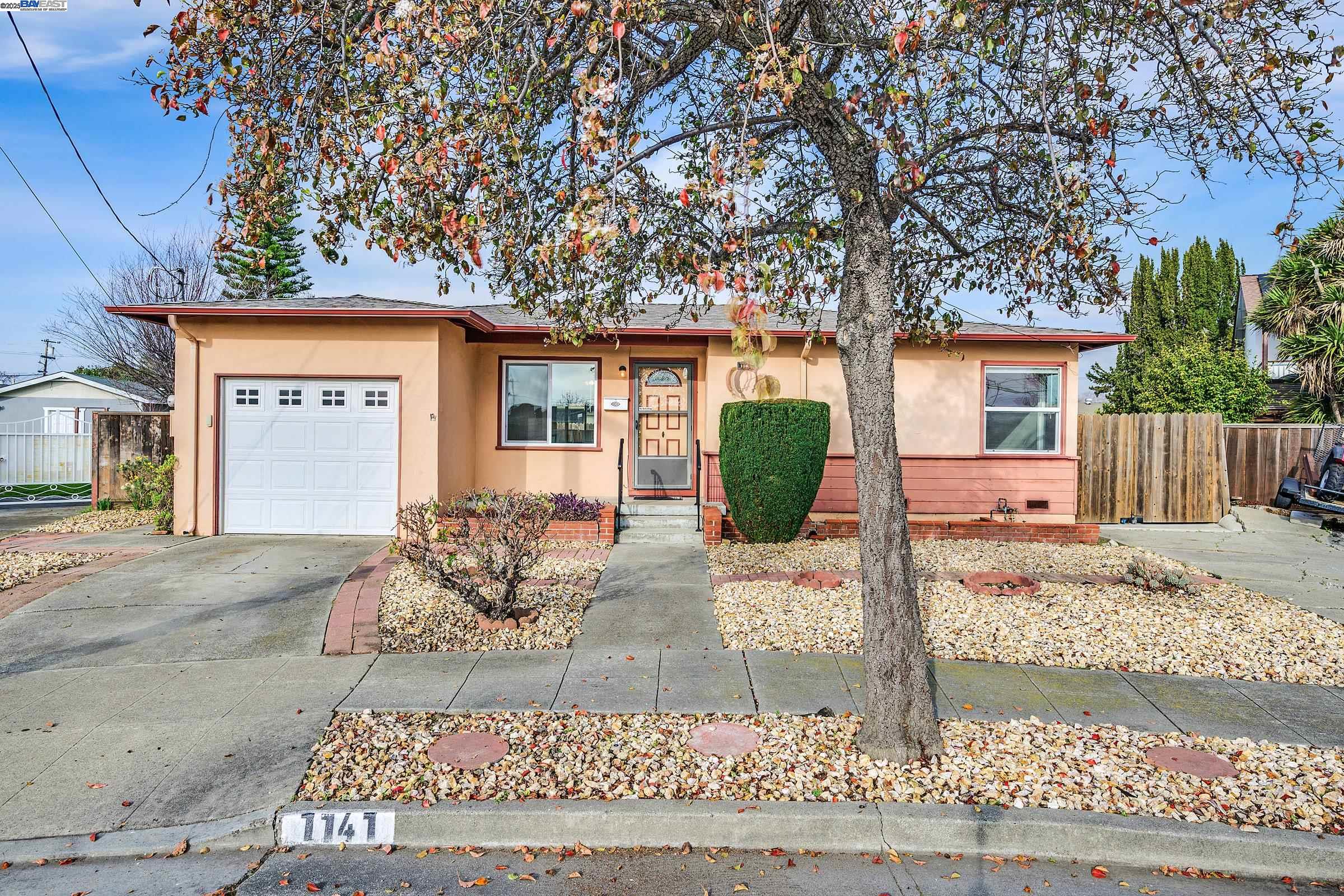 Detail Gallery Image 1 of 1 For 1141 Iris Place, Hayward,  CA 94544 - 3 Beds | 1 Baths