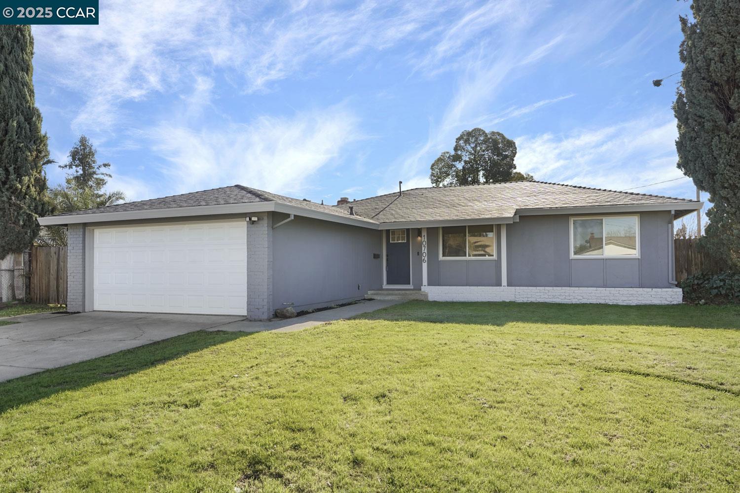 This gorgeous completely renovated 3 Bedroom home is immaculate & FULL OF UPGRADES! Enjoy the open floor plan with large windows throughout and a spacious breakfast area that looks out to the large backyard and flows into the kitchen, where you’ll find a breakfast bar, brand new stainless steel appliances, stone counters and a modern backsplash. This beautiful kitchen is the heart of the home complete updated lighting and laminate flooring throughout the entire home. Fully updated bathrooms all include beautiful designer tile and modern fixtures. The primary bedroom is stunning with no lack of space, including an en suite bathroom with double sinks, updated vanity with stone counters, and a beautiful tile and glass shower remodel make this entire room an owner’s retreat. Enjoy the fully fenced backyard perfect for accommodating friends, family and pets!