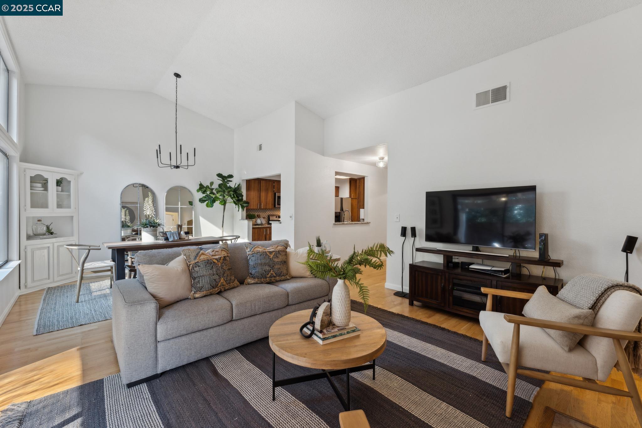 Photo #5: 41083084 Listing 