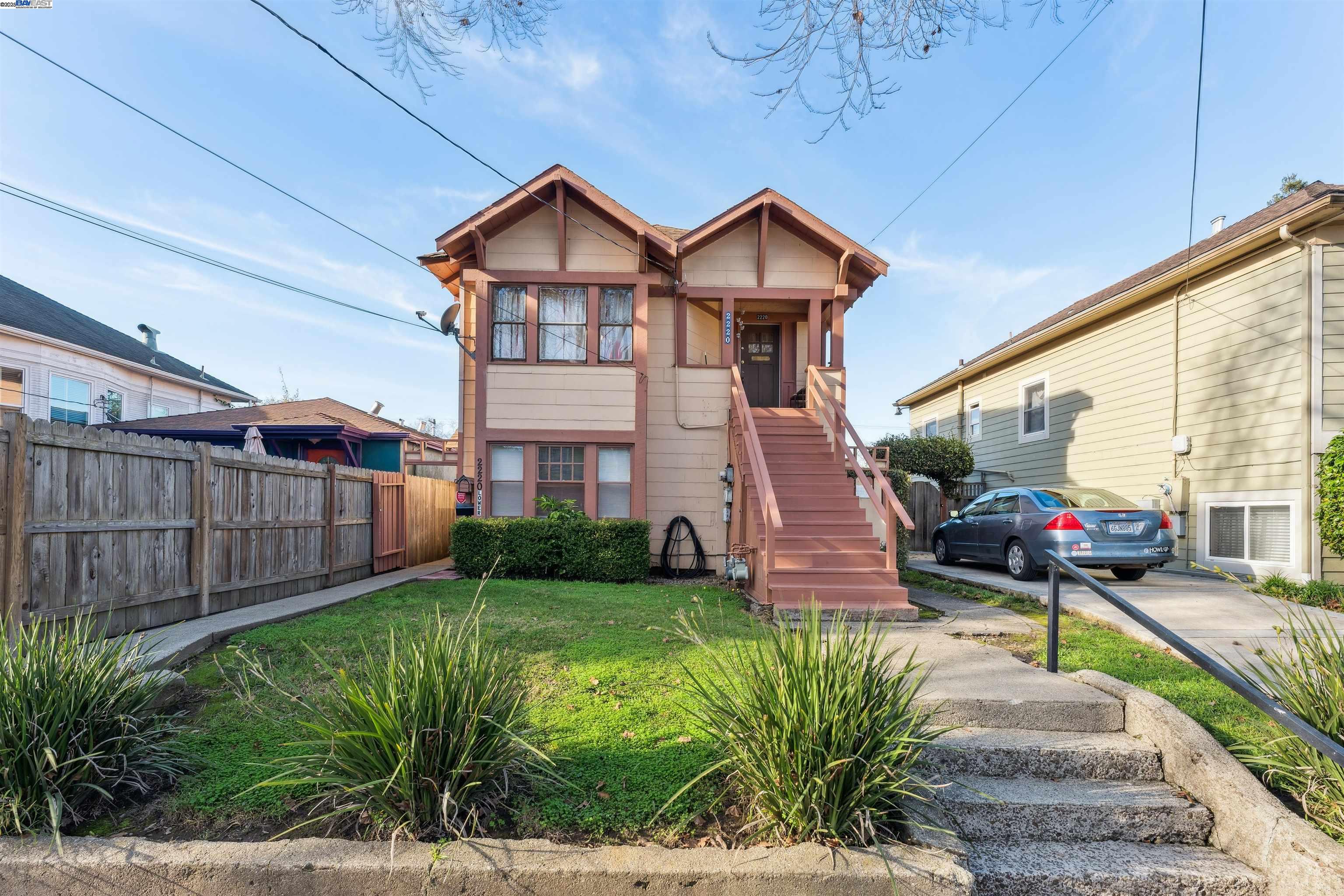 Detail Gallery Image 2 of 4 For 2220 7th St, Berkeley,  CA 94710 - – Beds | – Baths