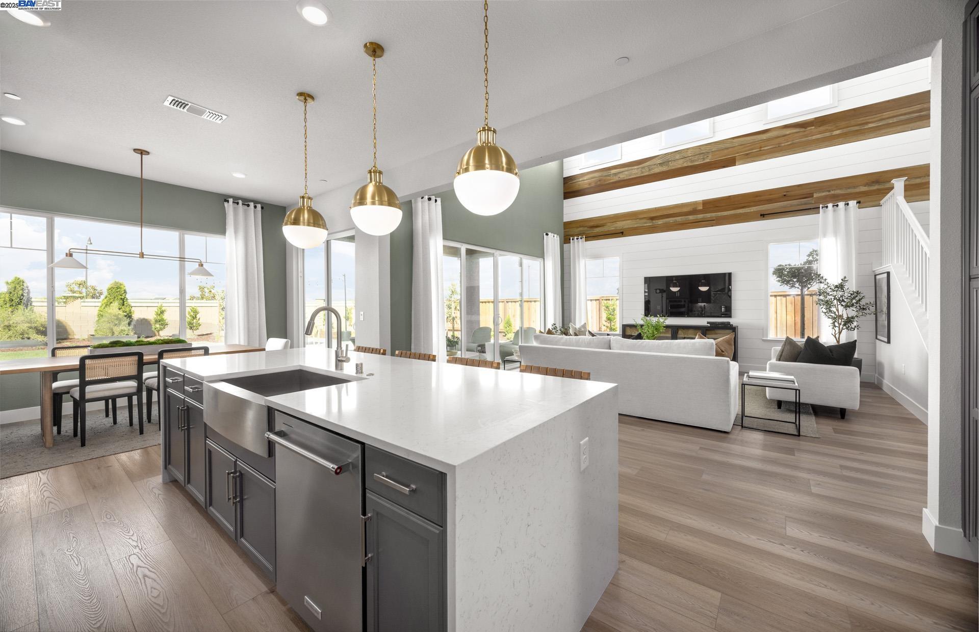 Detail Gallery Image 1 of 1 For 321 Montgomery Circle, Vacaville,  CA 95687 - 5 Beds | 3 Baths