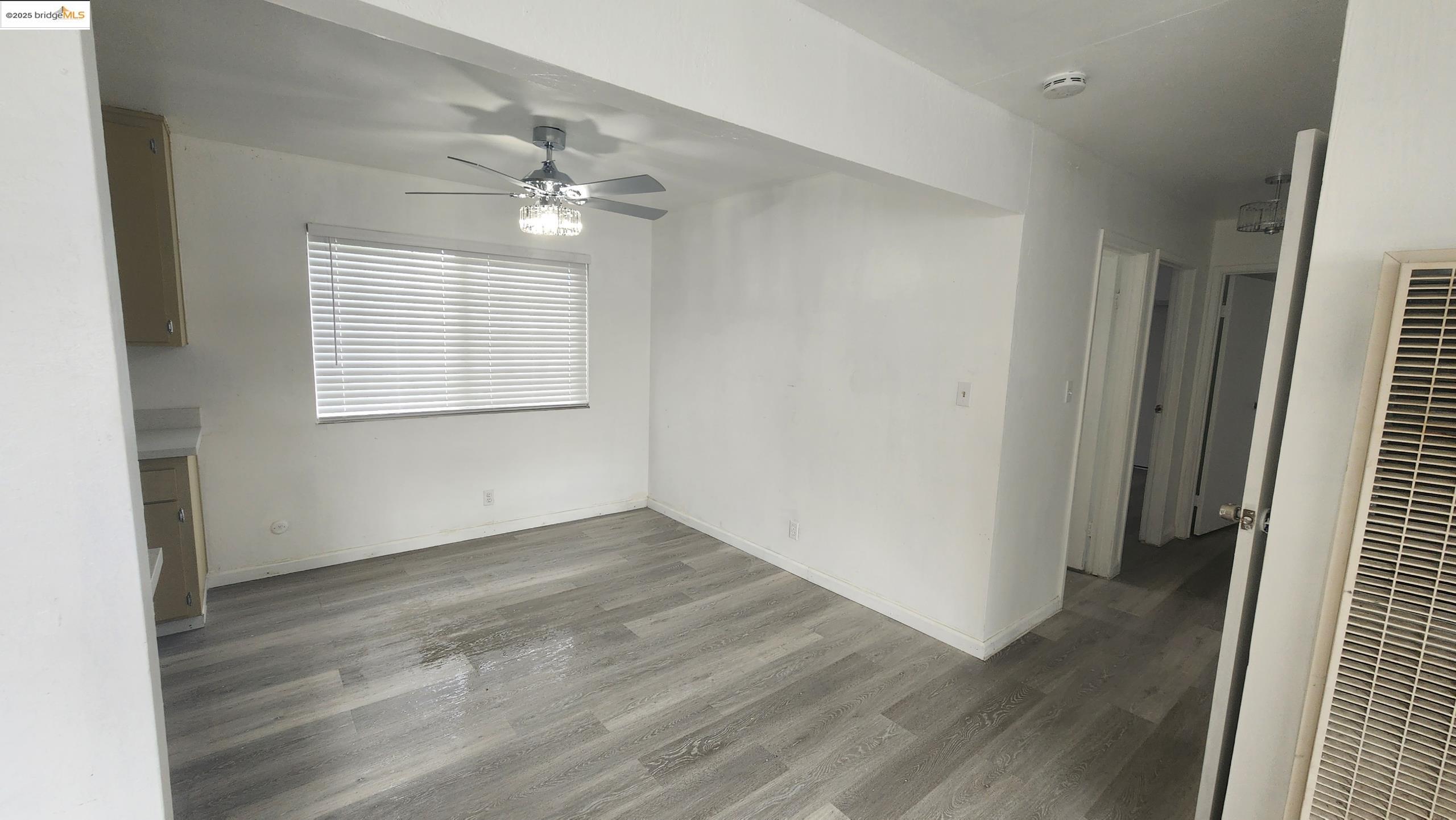 9220 Bancroft Ave # D, Oakland, California 94603, 3 Bedrooms Bedrooms, 6 Rooms Rooms,1 BathroomBathrooms,Residential Lease,For Rent,9220 Bancroft Ave # D,41083107