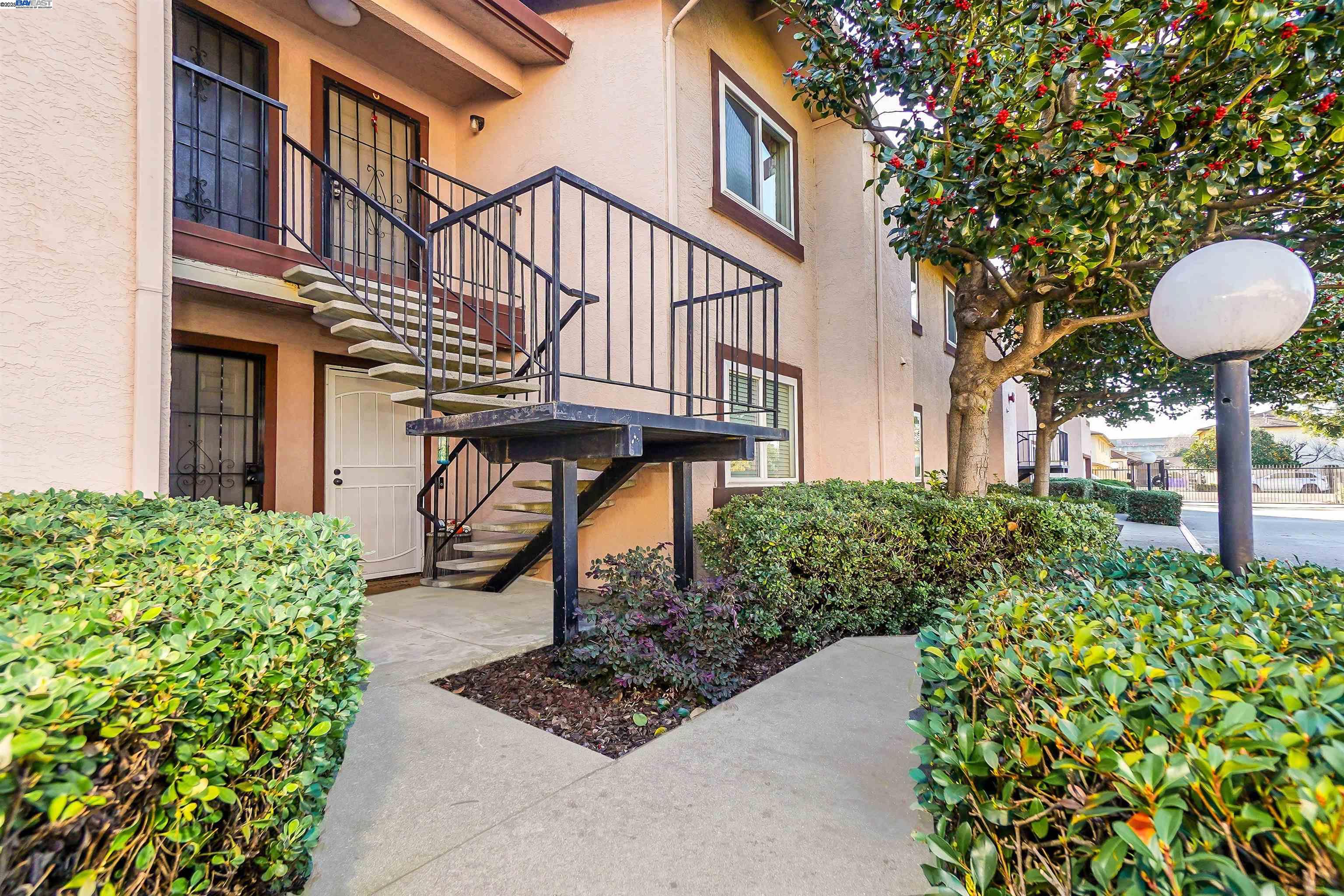 Detail Gallery Image 1 of 22 For 920 Elgin St #G,  San Lorenzo,  CA 94580 - 2 Beds | 2 Baths