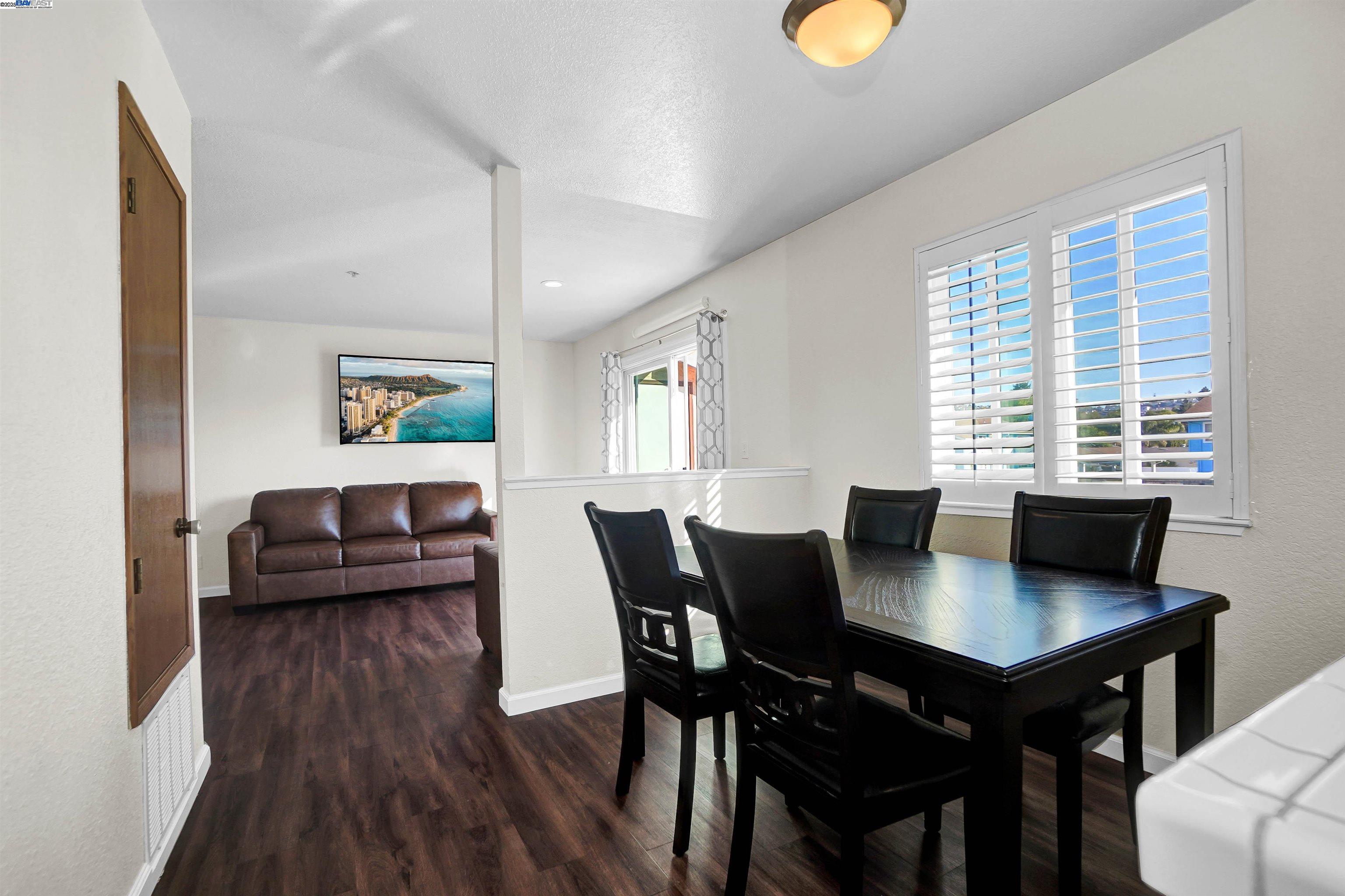 Detail Gallery Image 13 of 22 For 920 Elgin St #G,  San Lorenzo,  CA 94580 - 2 Beds | 2 Baths