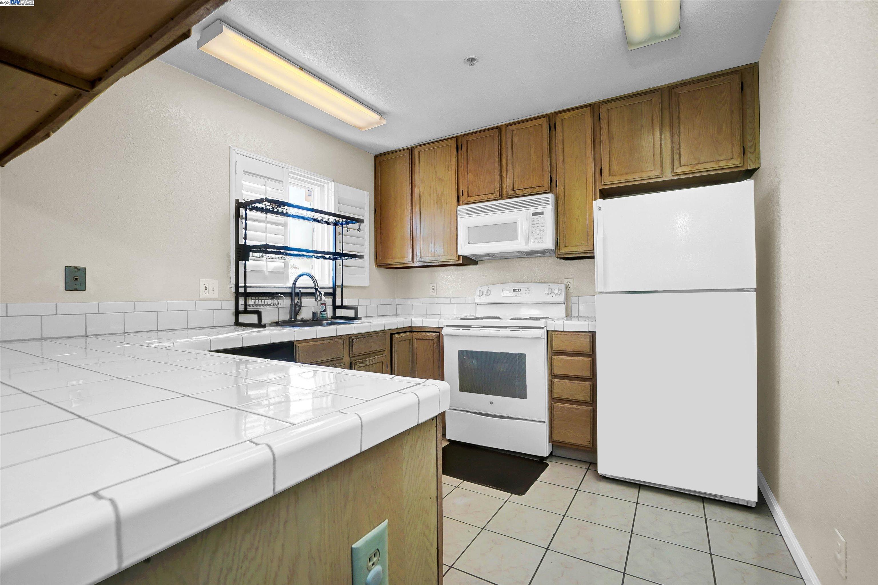 Detail Gallery Image 14 of 22 For 920 Elgin St #G,  San Lorenzo,  CA 94580 - 2 Beds | 2 Baths