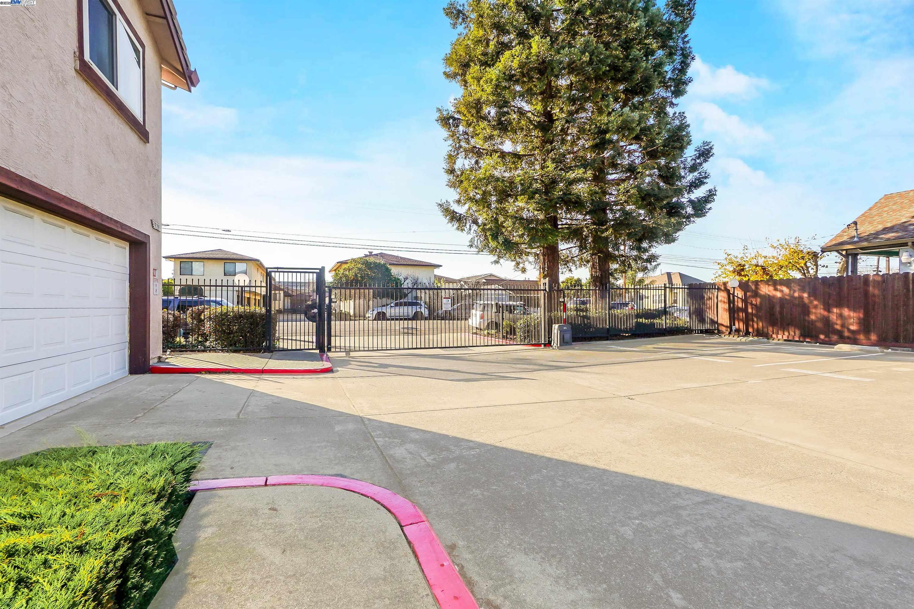Detail Gallery Image 4 of 22 For 920 Elgin St #G,  San Lorenzo,  CA 94580 - 2 Beds | 2 Baths