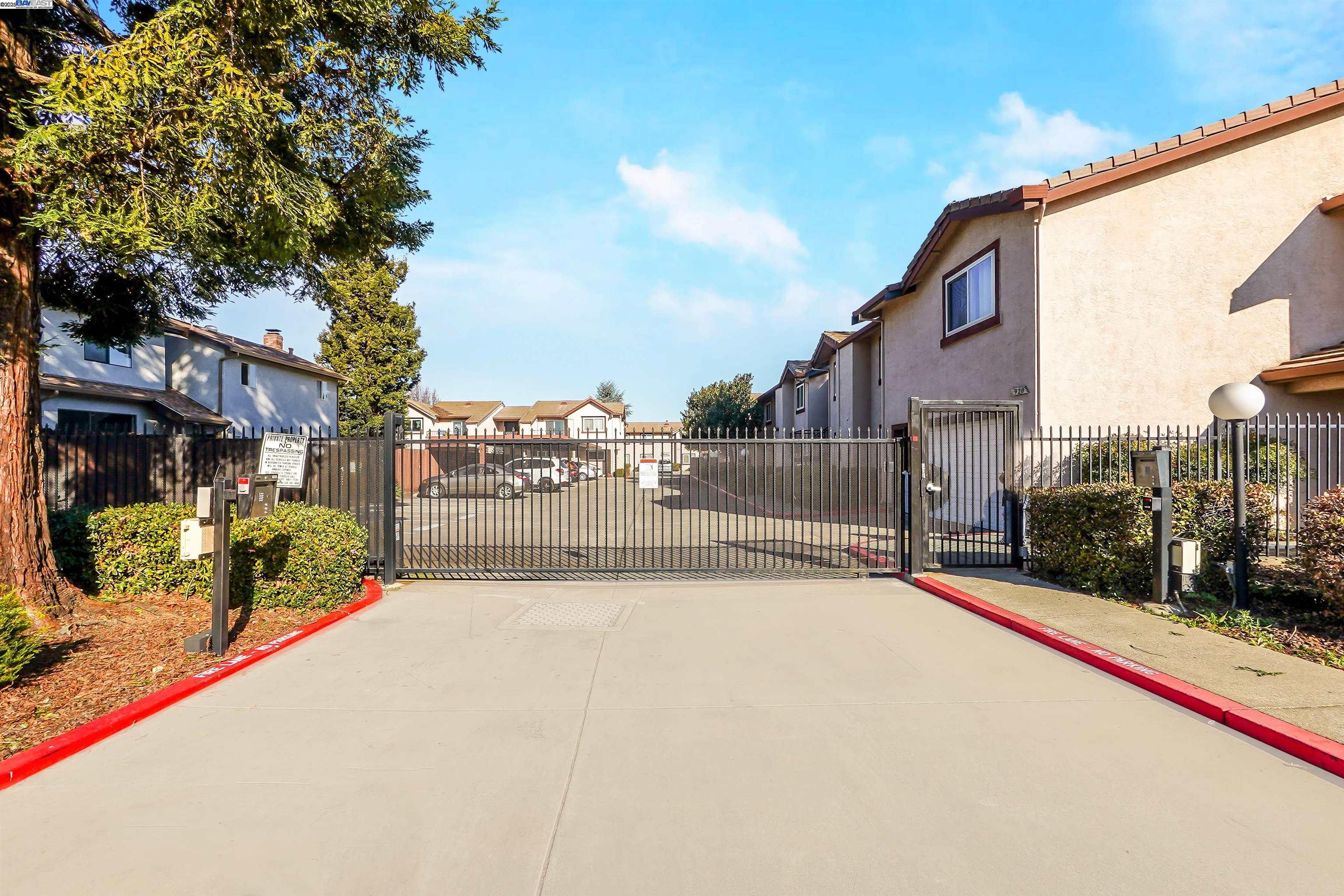 Detail Gallery Image 5 of 22 For 920 Elgin St #G,  San Lorenzo,  CA 94580 - 2 Beds | 2 Baths