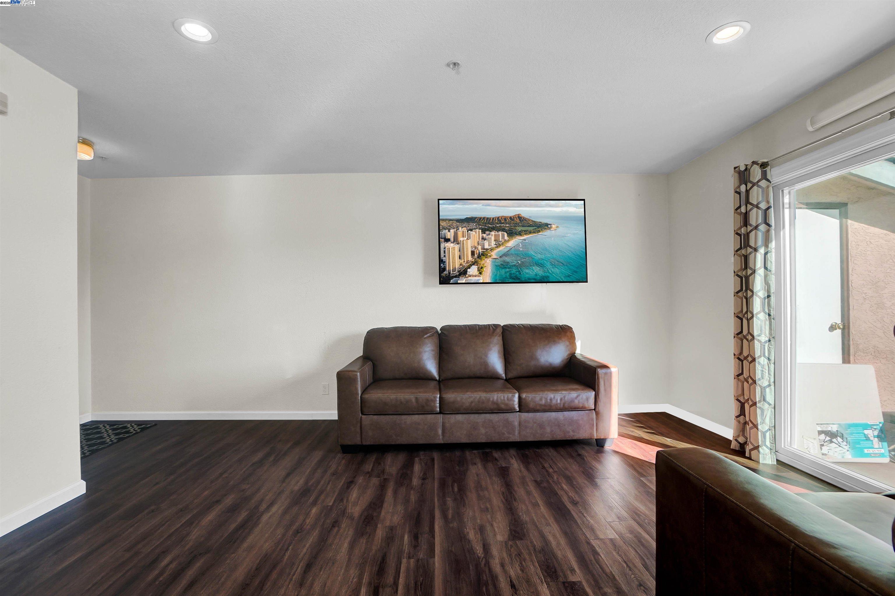 Detail Gallery Image 10 of 22 For 920 Elgin St #G,  San Lorenzo,  CA 94580 - 2 Beds | 2 Baths