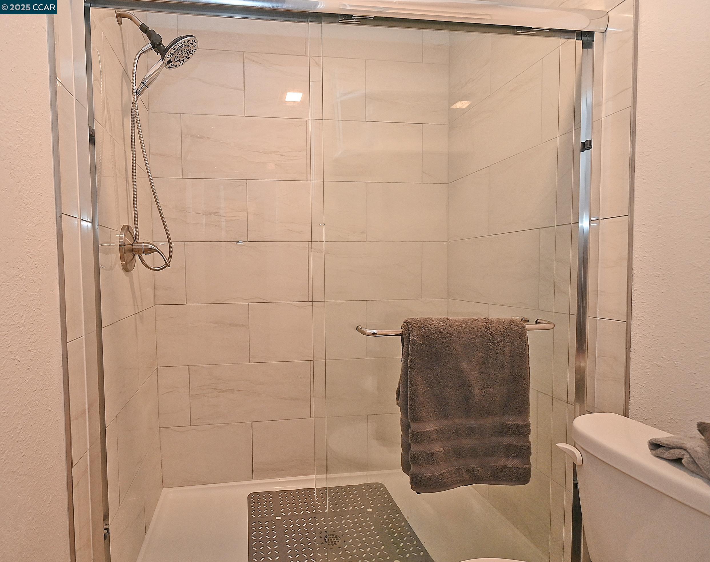 Photo #12: 41083120 Listing: Photo #12