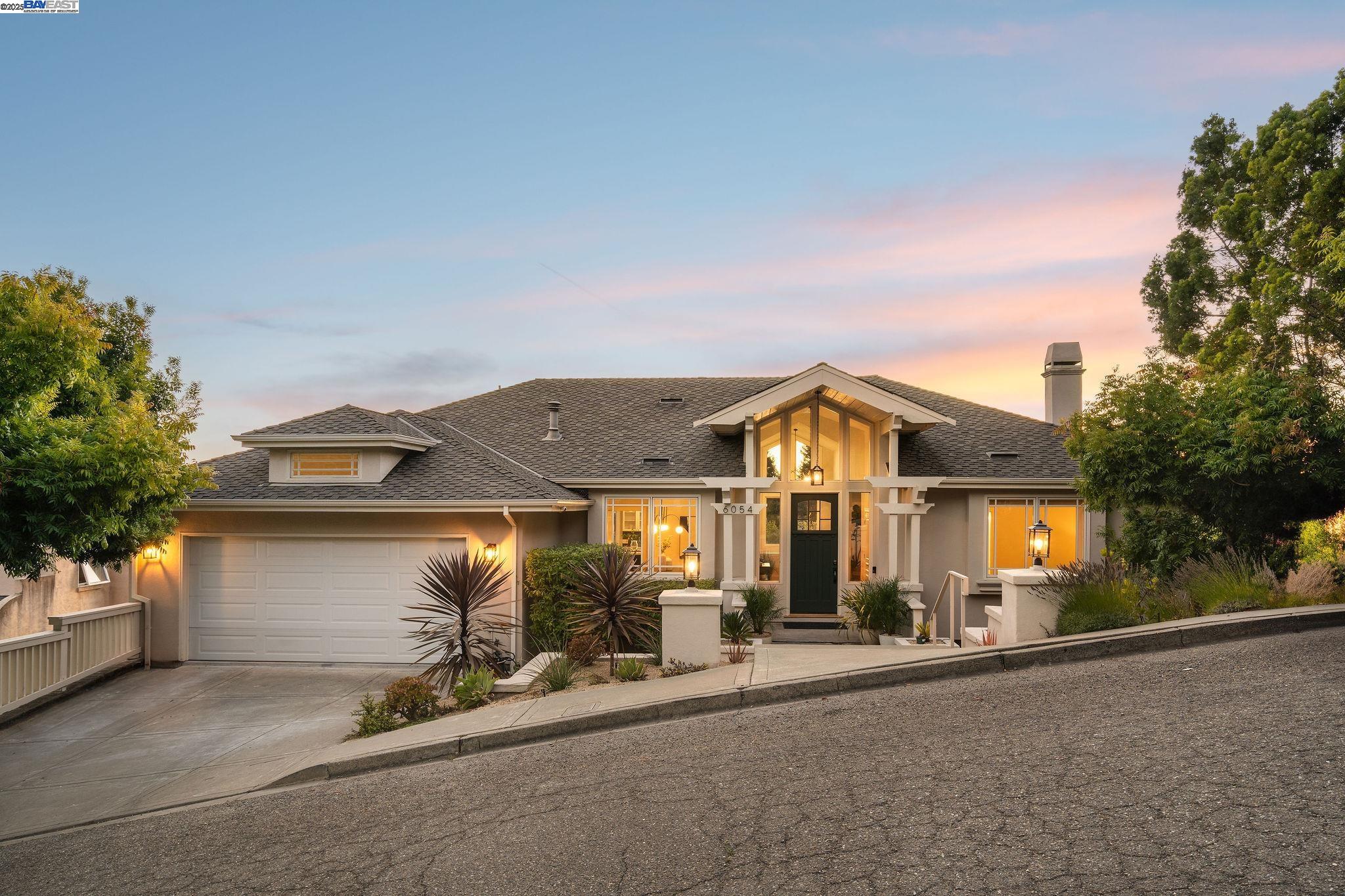 Detail Gallery Image 1 of 1 For 6054 Fairlane Dr, Oakland,  CA 94611 - 5 Beds | 3 Baths