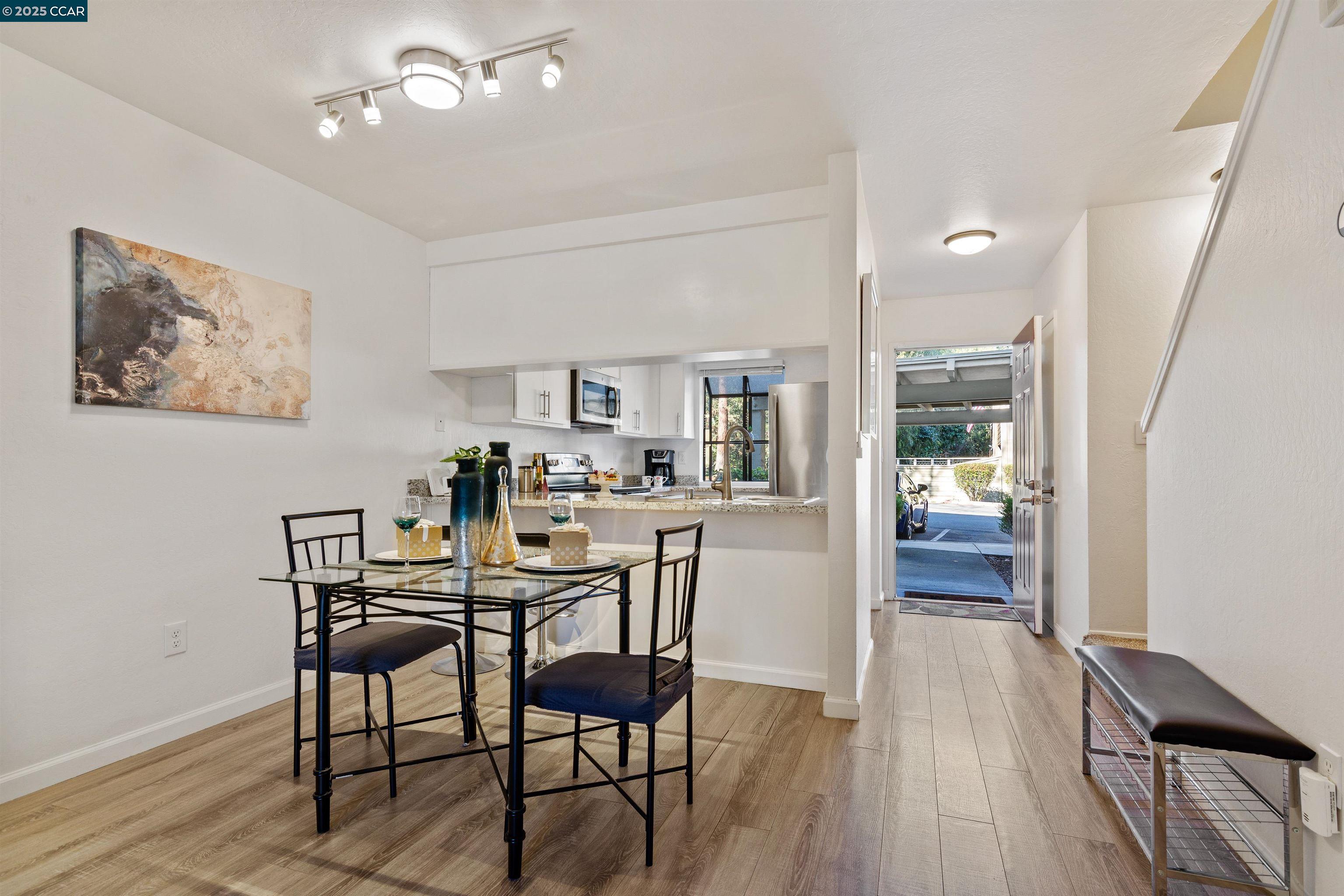 Photo #5: 41083236 Listing 
