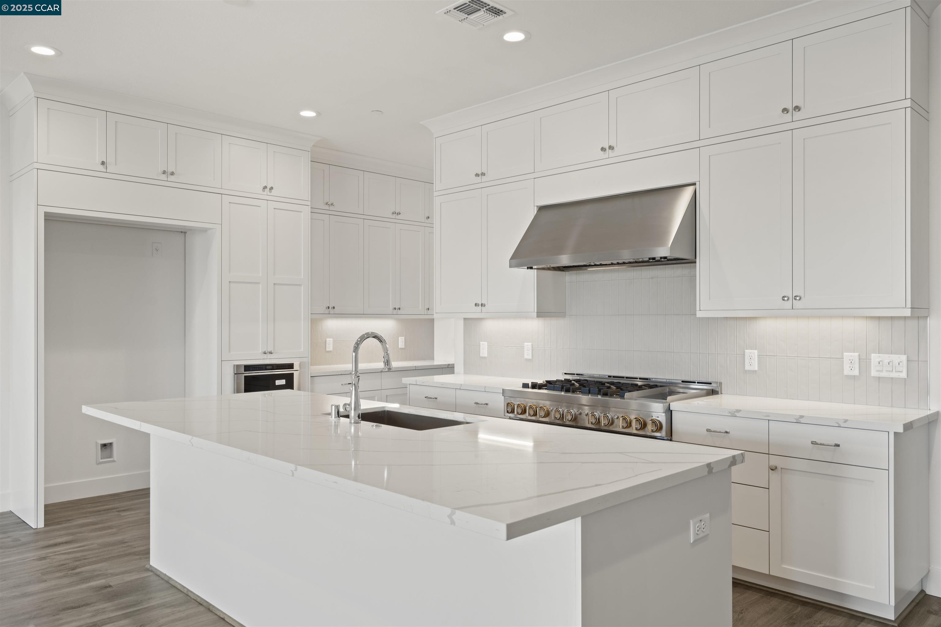 Detail Gallery Image 1 of 1 For 1637 White Rock Drive, Tracy,  CA 95377 - 2 Beds | 2/1 Baths