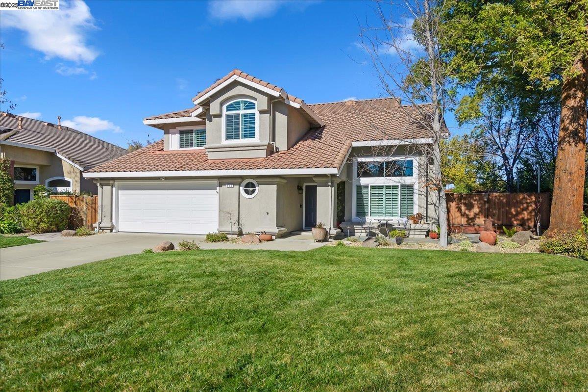 Detail Gallery Image 1 of 1 For 905 Lucerne St, Livermore,  CA 94551 - 4 Beds | 2/1 Baths