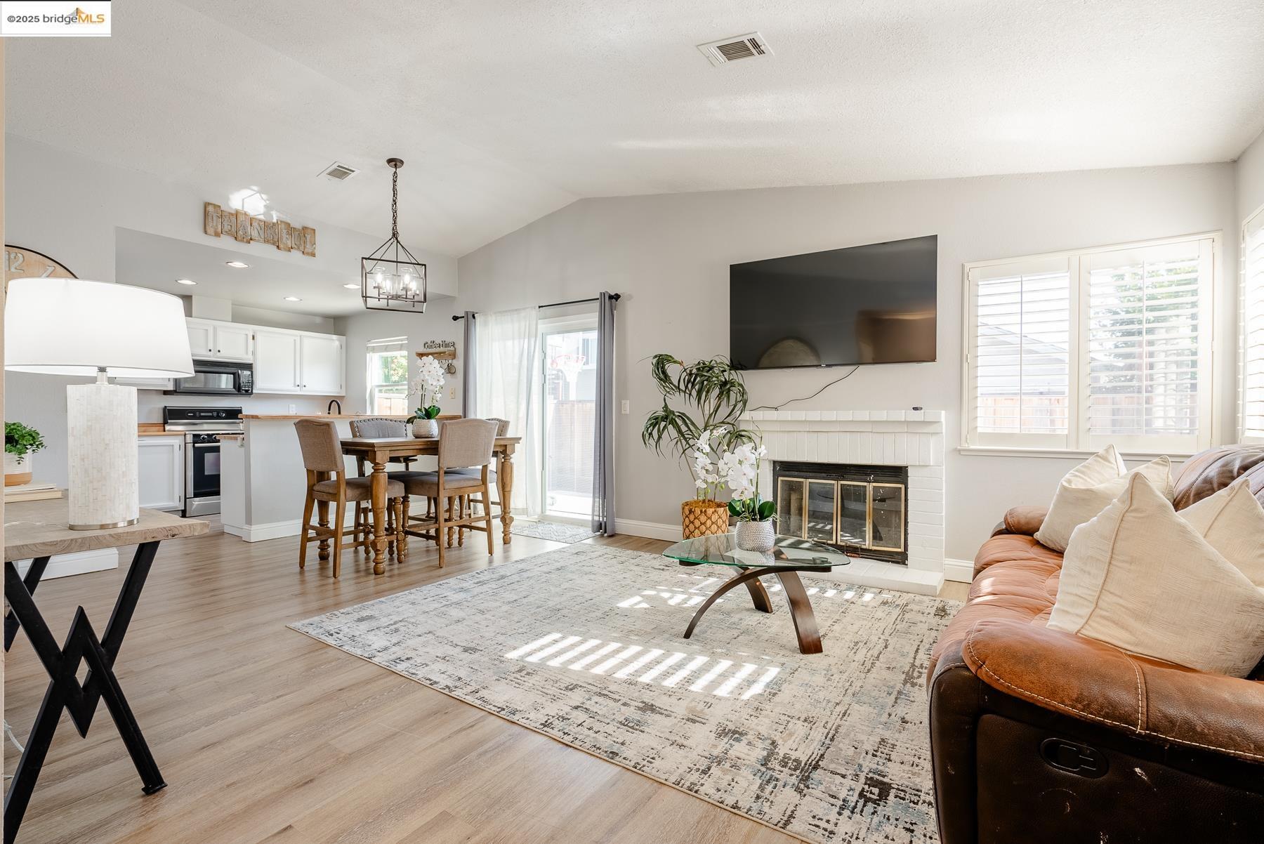 Detail Gallery Image 1 of 1 For 446 Almondtree Cir, Oakley,  CA 94561-2458 - 3 Beds | 2 Baths