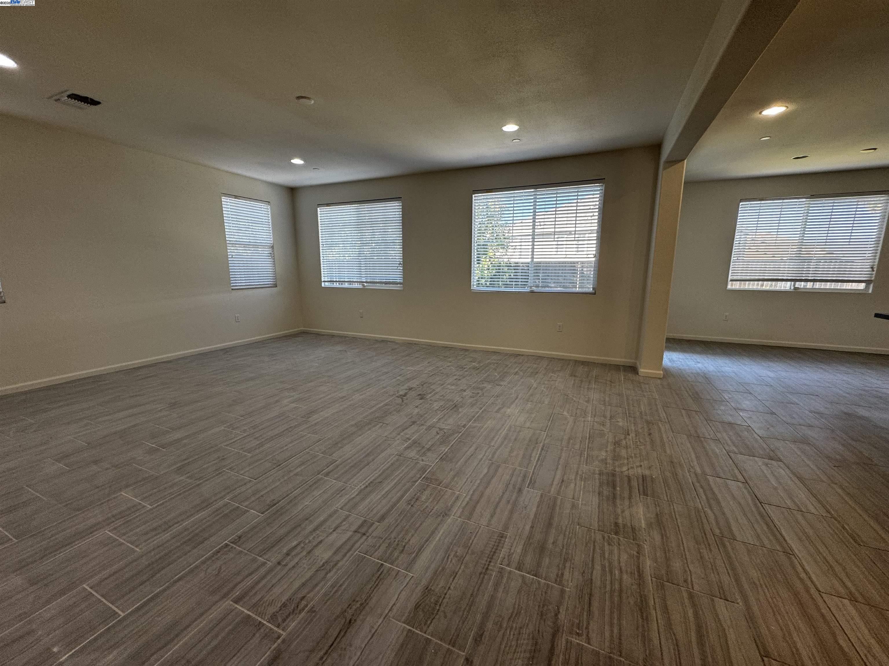 Detail Gallery Image 4 of 34 For 4705 Dundee Street, Antioch,  CA 94531 - 4 Beds | 3 Baths