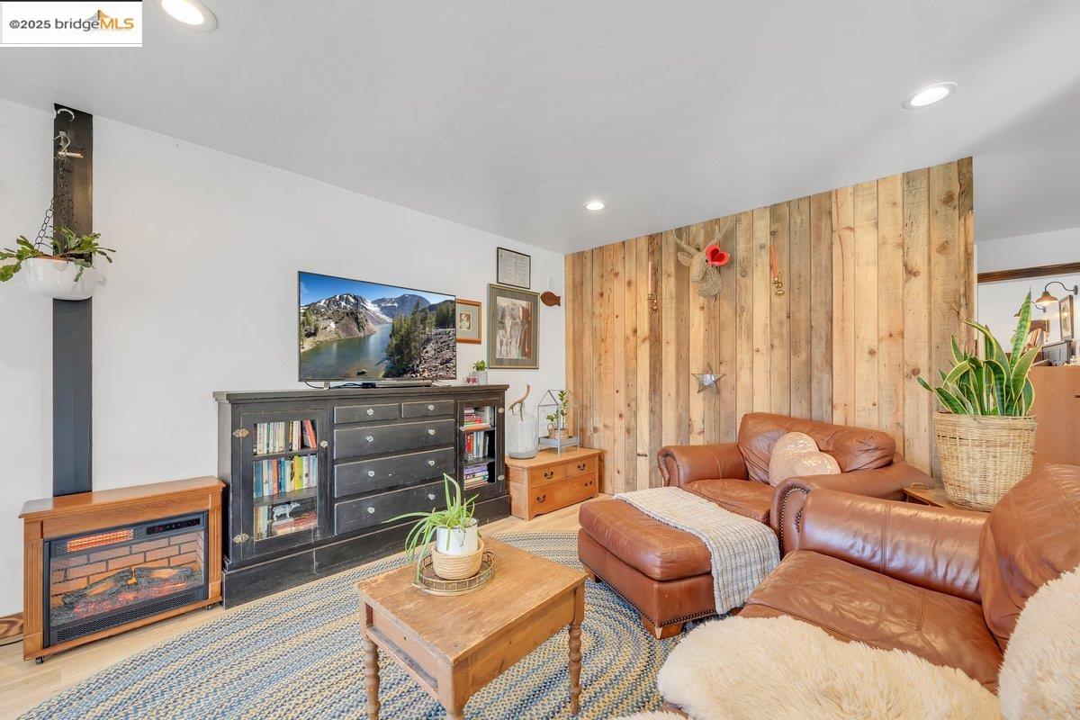 Detail Gallery Image 13 of 43 For 18229 Yosemite Rd, Tuolumne,  CA 95379 - 1 Beds | 2 Baths