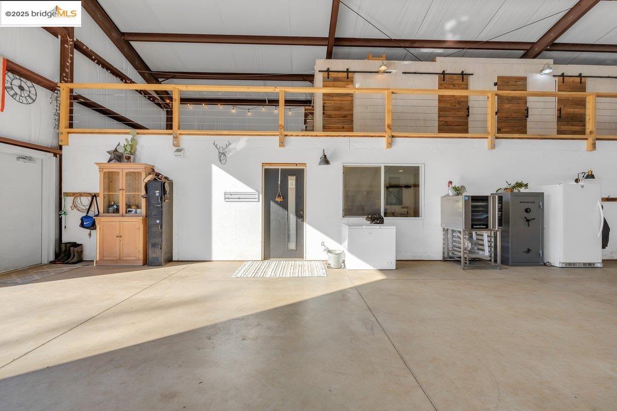 Detail Gallery Image 7 of 43 For 18229 Yosemite Rd, Tuolumne,  CA 95379 - 1 Beds | 2 Baths