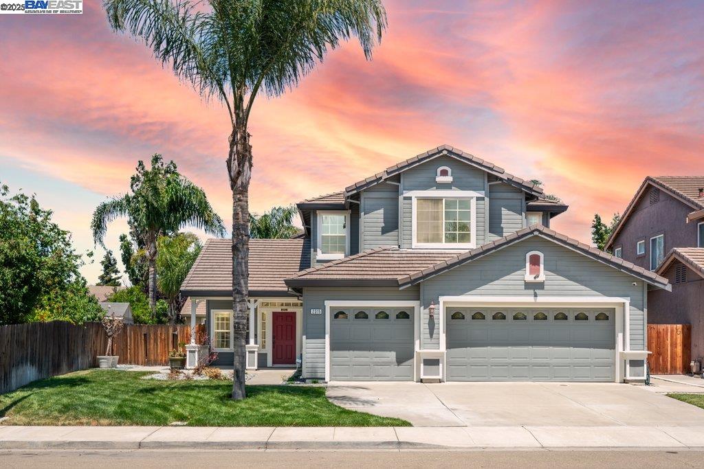 Detail Gallery Image 1 of 56 For 2315 Sabrina Way, Tracy,  CA 95377 - 5 Beds | 3 Baths
