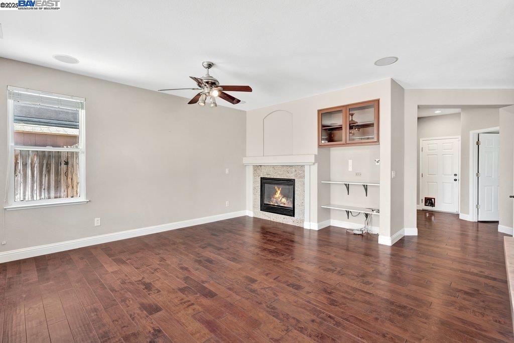 Detail Gallery Image 12 of 56 For 2315 Sabrina Way, Tracy,  CA 95377 - 5 Beds | 3 Baths