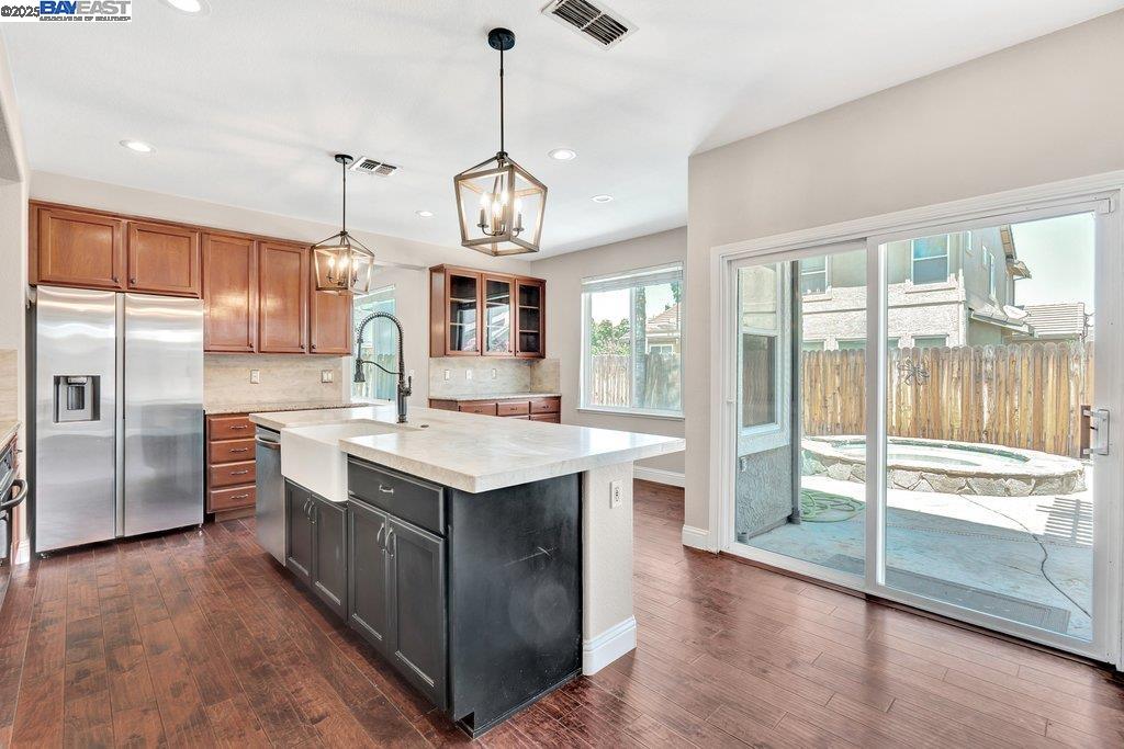 Detail Gallery Image 13 of 56 For 2315 Sabrina Way, Tracy,  CA 95377 - 5 Beds | 3 Baths