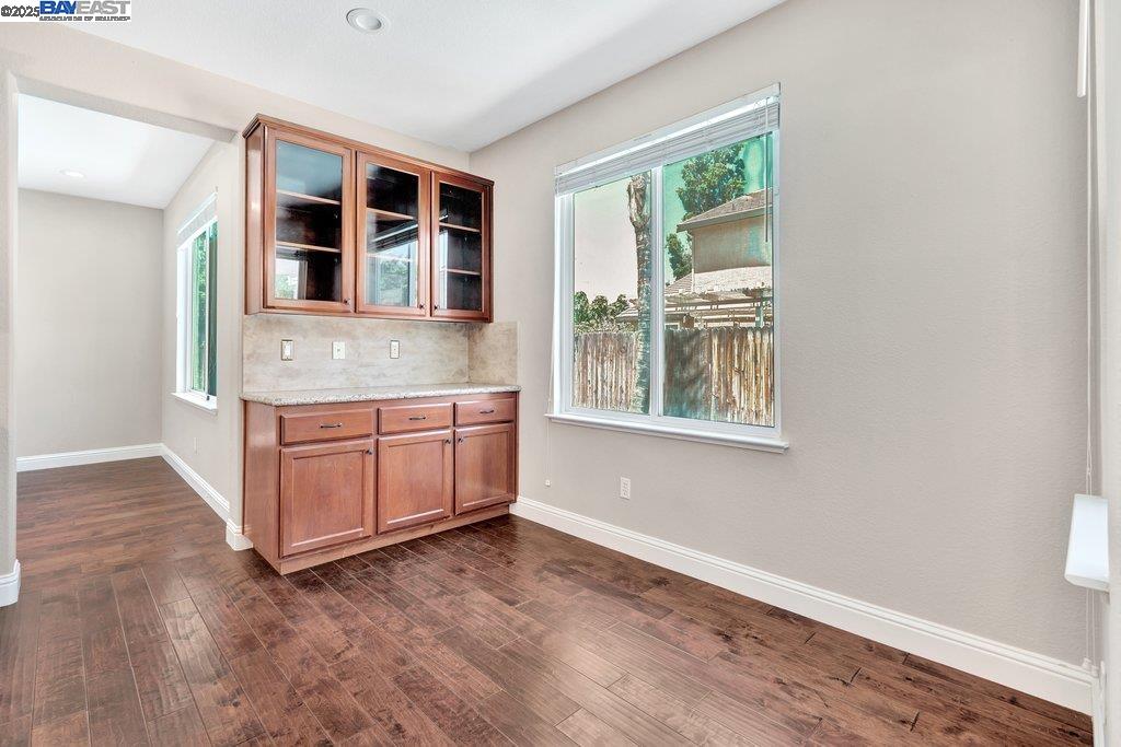 Detail Gallery Image 17 of 56 For 2315 Sabrina Way, Tracy,  CA 95377 - 5 Beds | 3 Baths