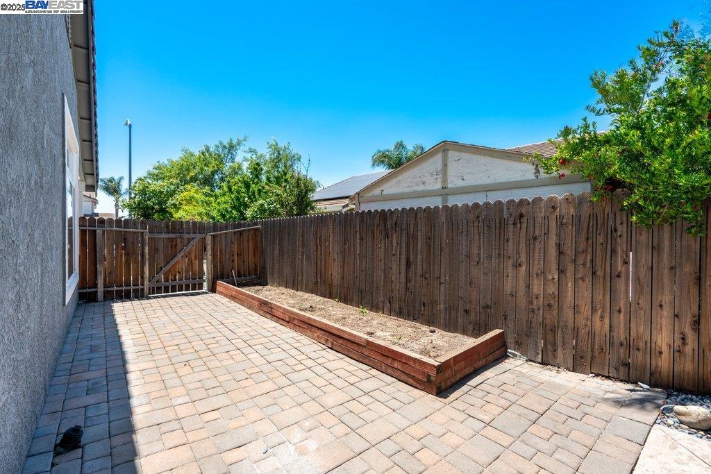 Detail Gallery Image 42 of 56 For 2315 Sabrina Way, Tracy,  CA 95377 - 5 Beds | 3 Baths