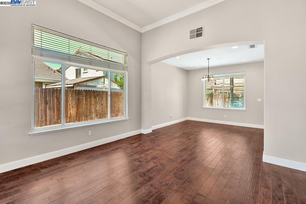 Detail Gallery Image 6 of 56 For 2315 Sabrina Way, Tracy,  CA 95377 - 5 Beds | 3 Baths