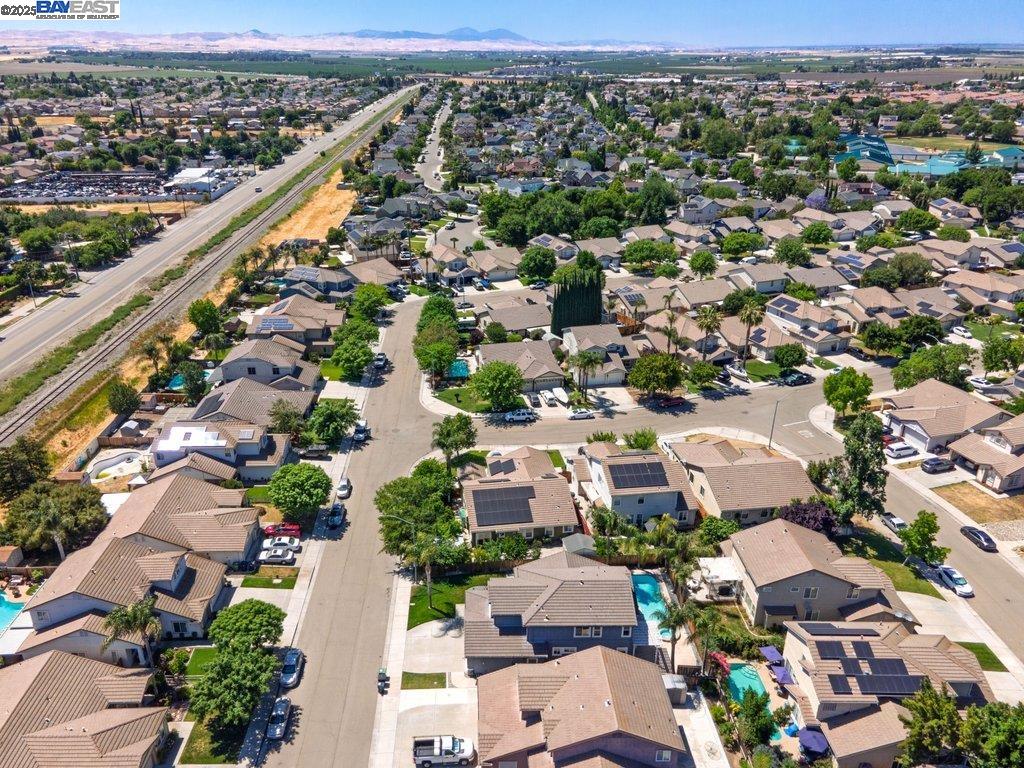 Detail Gallery Image 51 of 56 For 2315 Sabrina Way, Tracy,  CA 95377 - 5 Beds | 3 Baths