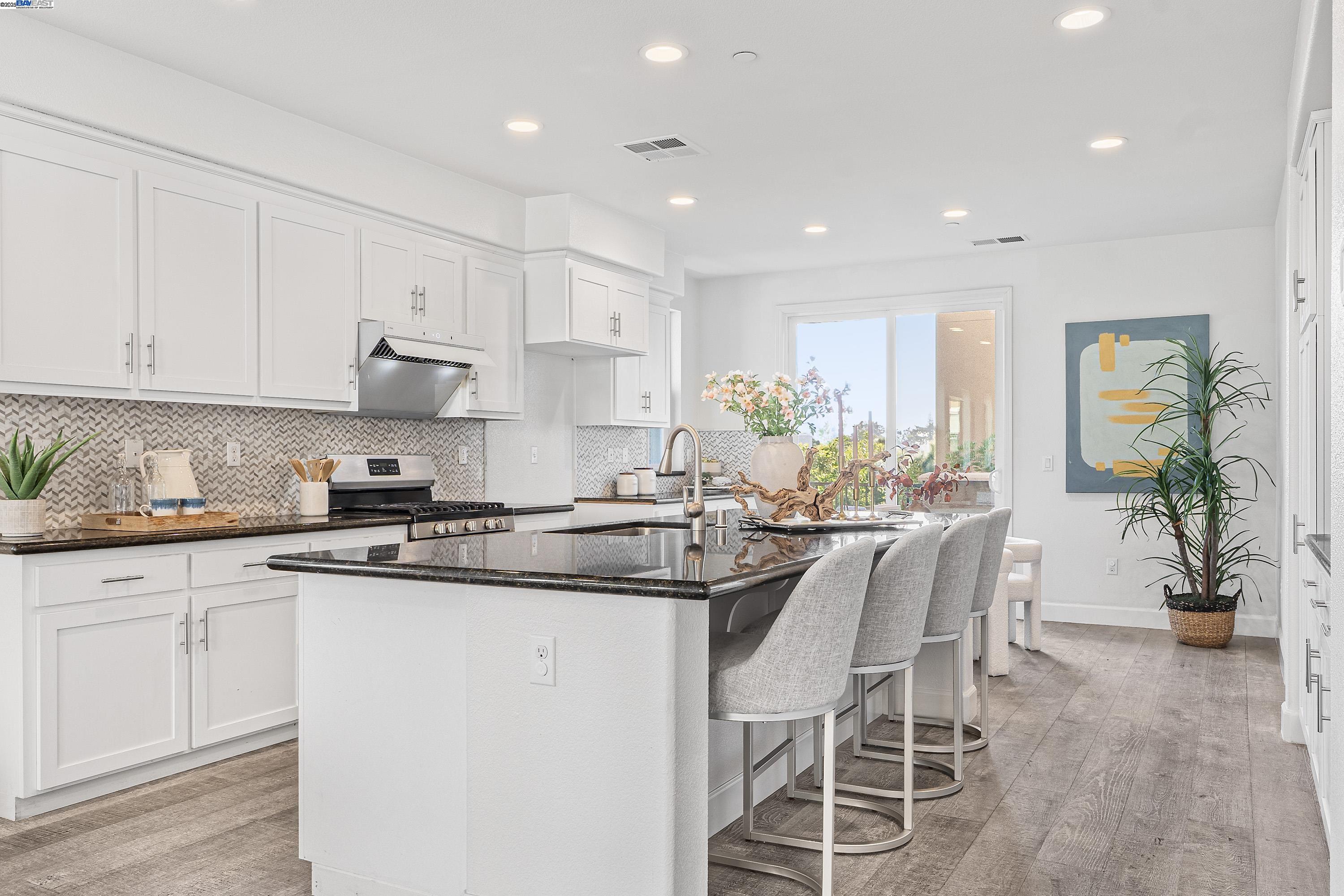 Photo #5: 41083354 Listing 