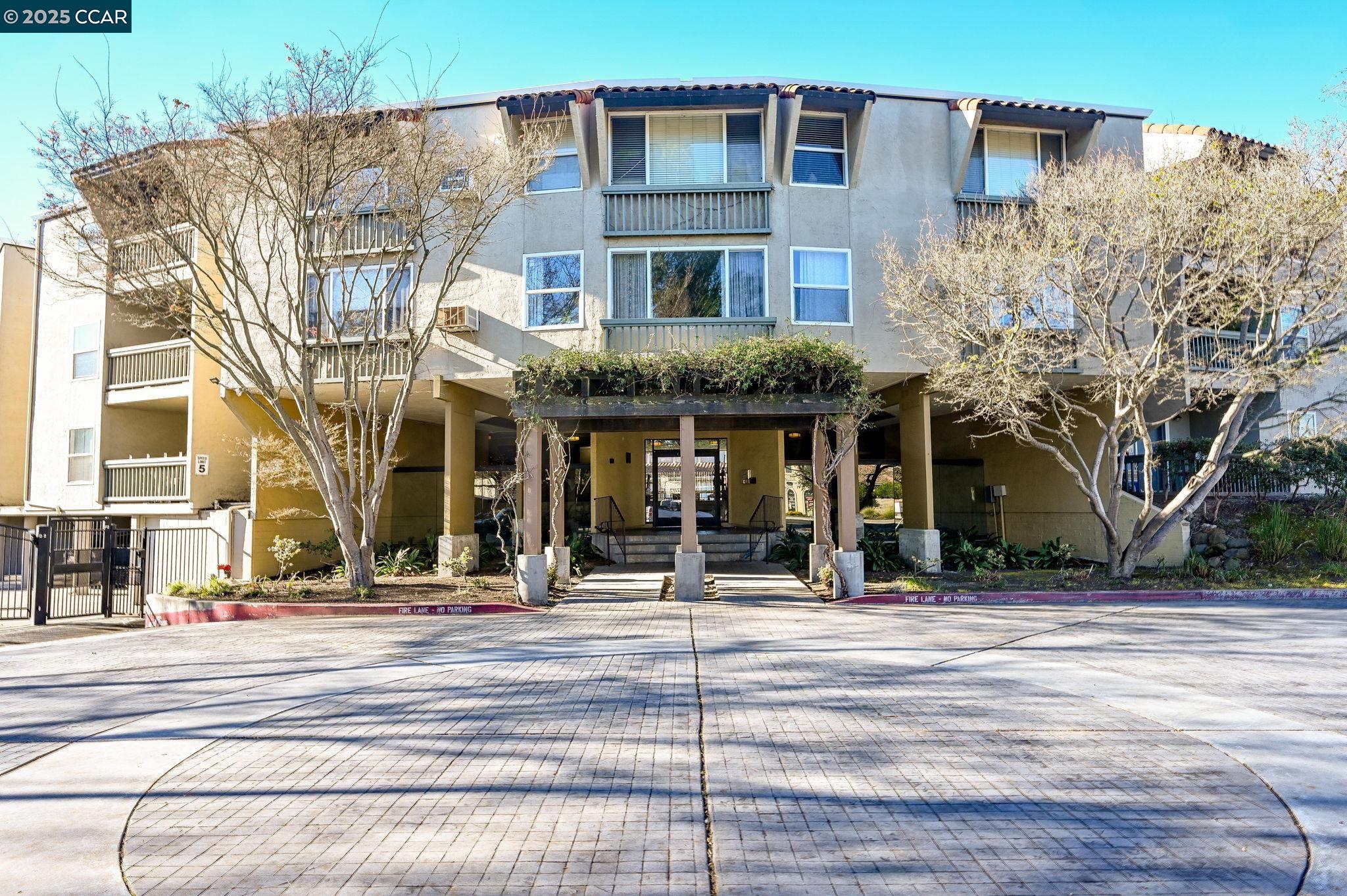 Photo #2: 41083355 Listing 