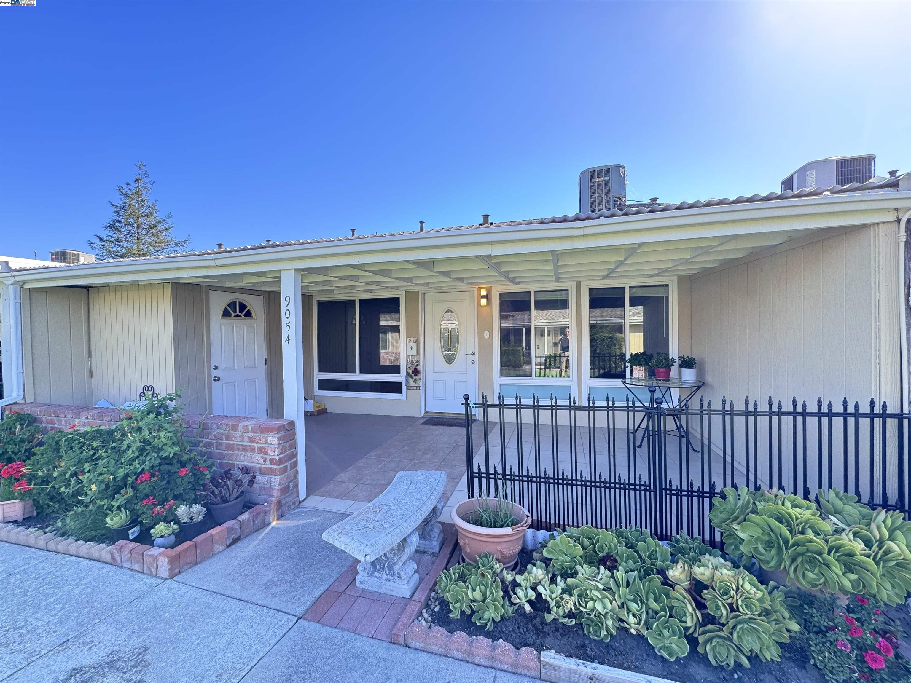 More Details about MLS # 41083384 : 9054 CRAYDON CIR