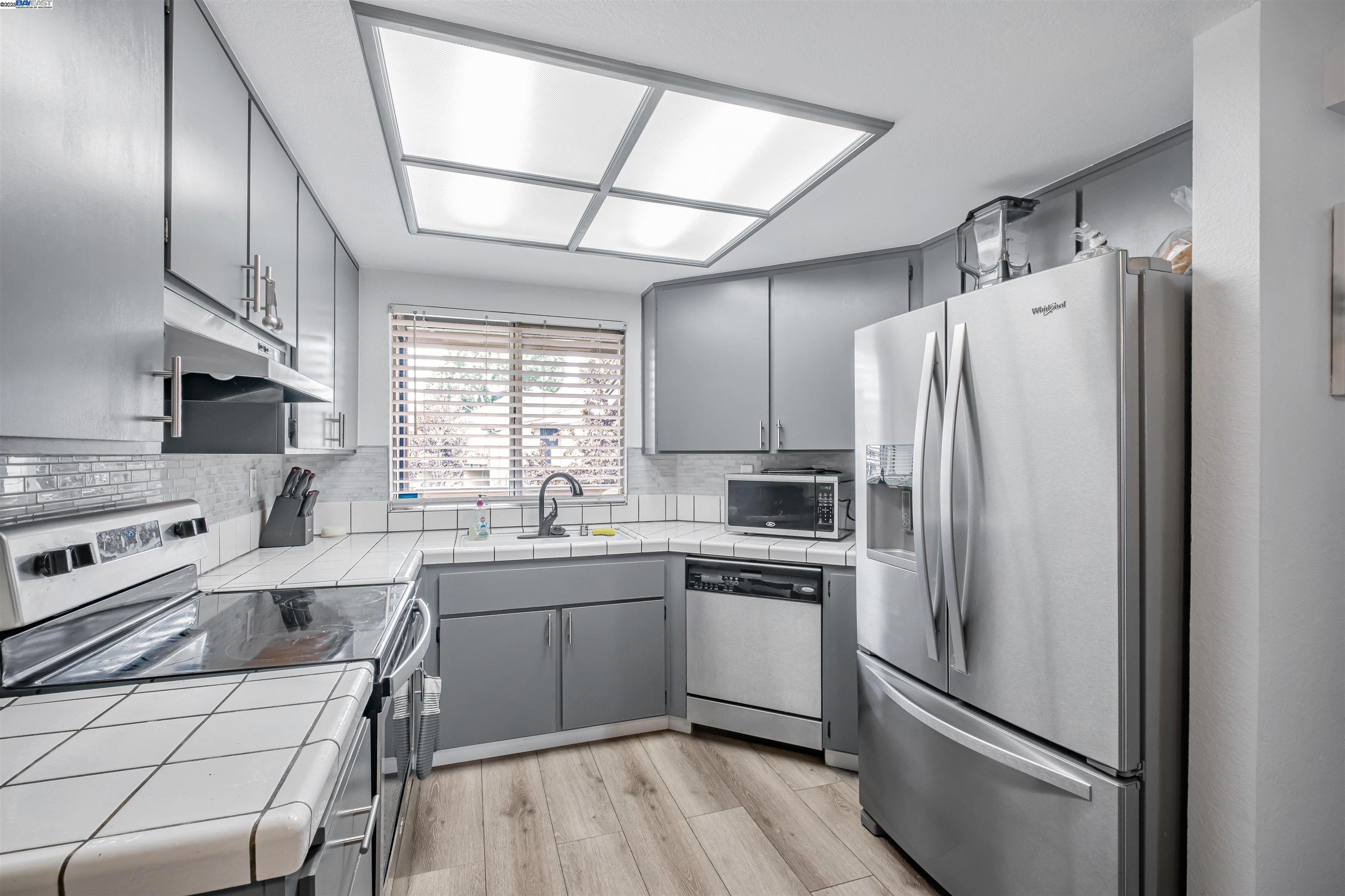Detail Gallery Image 5 of 27 For 641 Majestic Way #36,  San Leandro,  CA 94578 - 2 Beds | 2 Baths