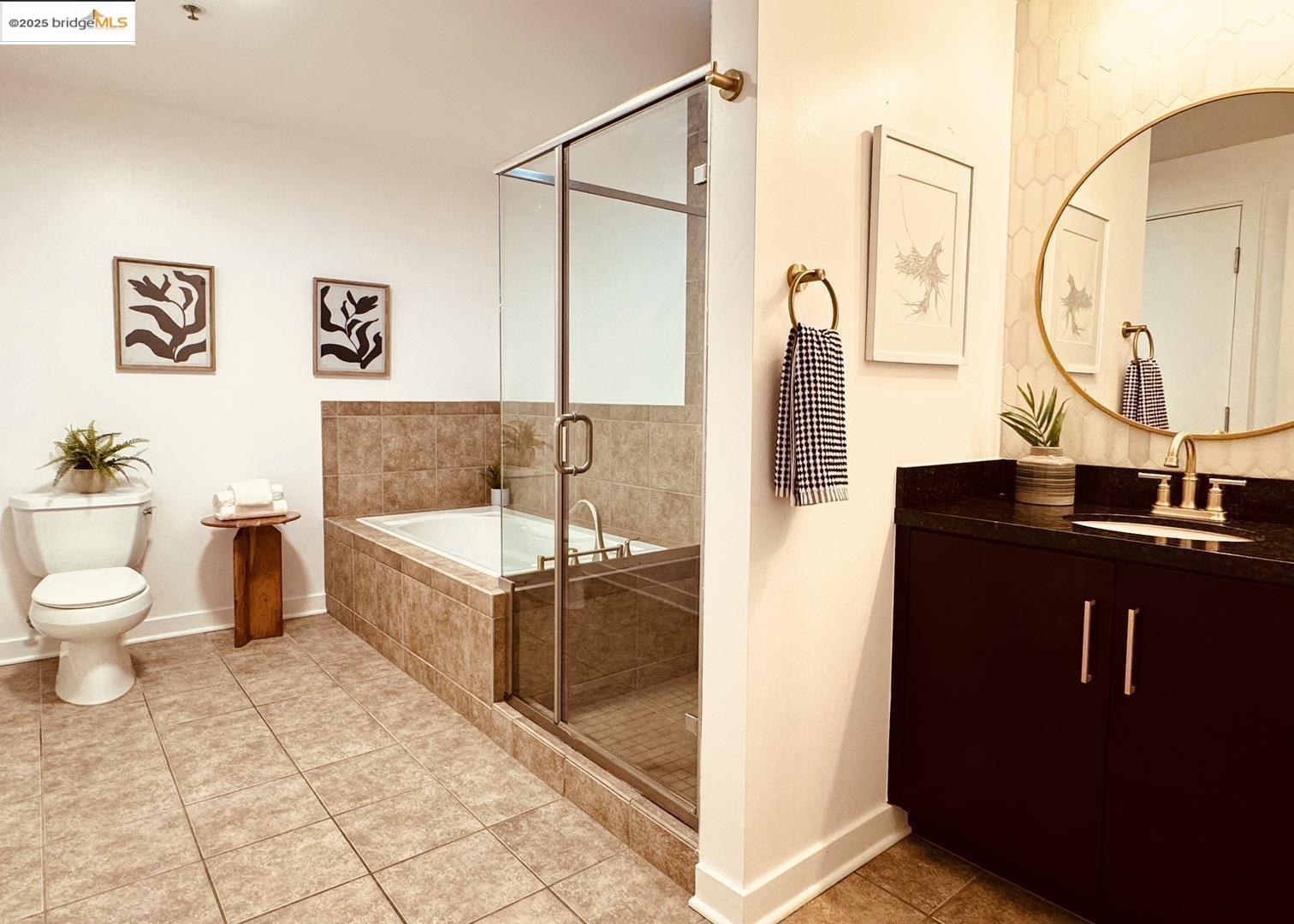 222 Broadway APT 1412, Oakland, California 94607, 1 Bedroom Bedrooms, 2 Rooms Rooms,1 BathroomBathrooms,Residential,For Sale,222 Broadway APT 1412,41083419