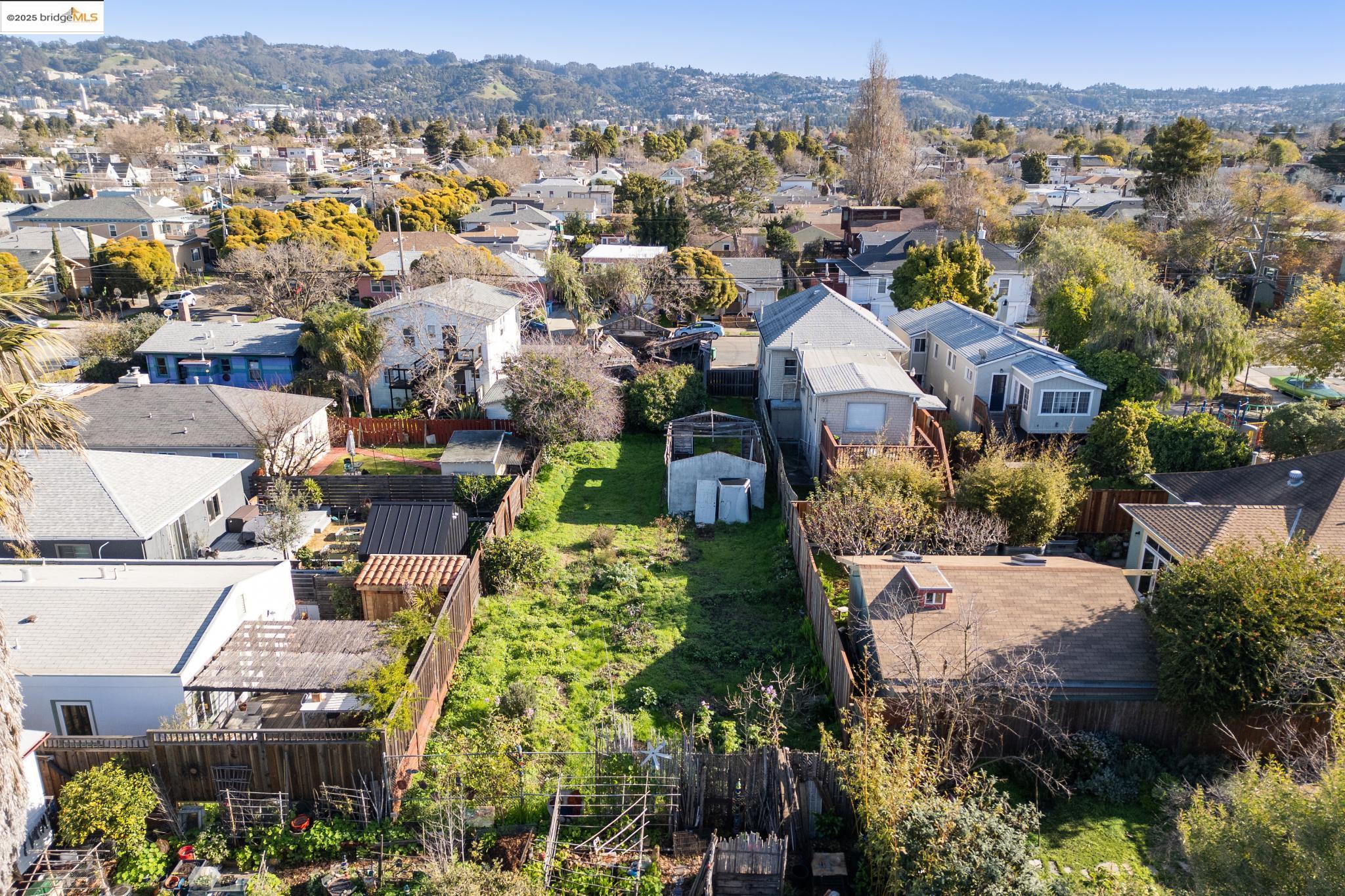 Detail Gallery Image 21 of 25 For 3032 Mabel St, Berkeley,  CA 94702 - 2 Beds | 1 Baths