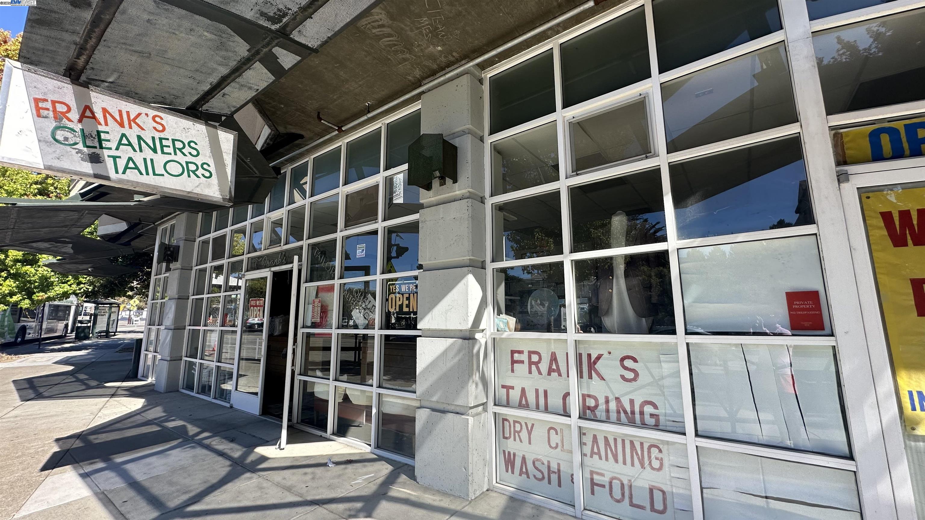 Detail Gallery Image 2 of 9 For 2615 Telegraph Ave, Berkeley,  CA 94704 - – Beds | – Baths