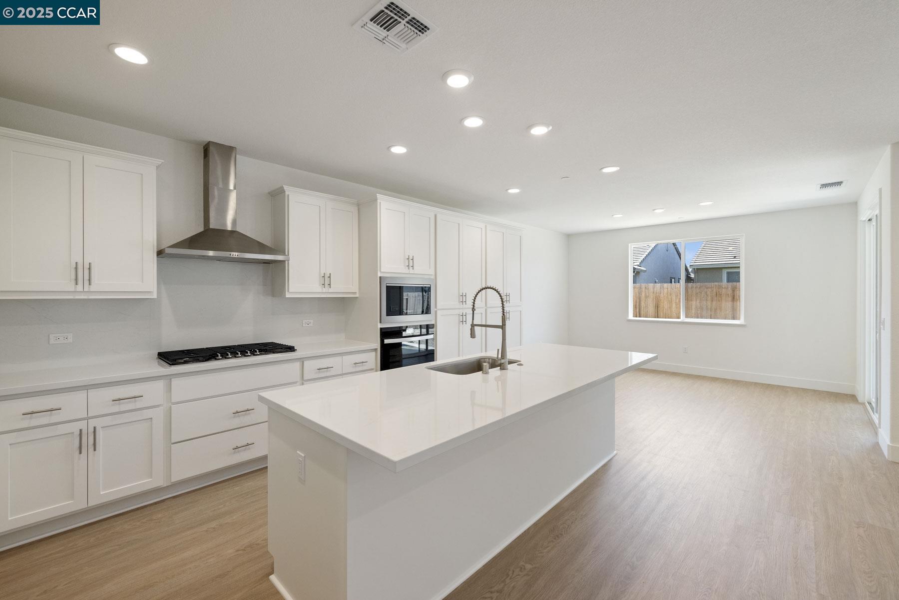 Detail Gallery Image 14 of 32 For 126 Bodega Drive, Lodi,  CA 95240-0000 - 4 Beds | 2/1 Baths