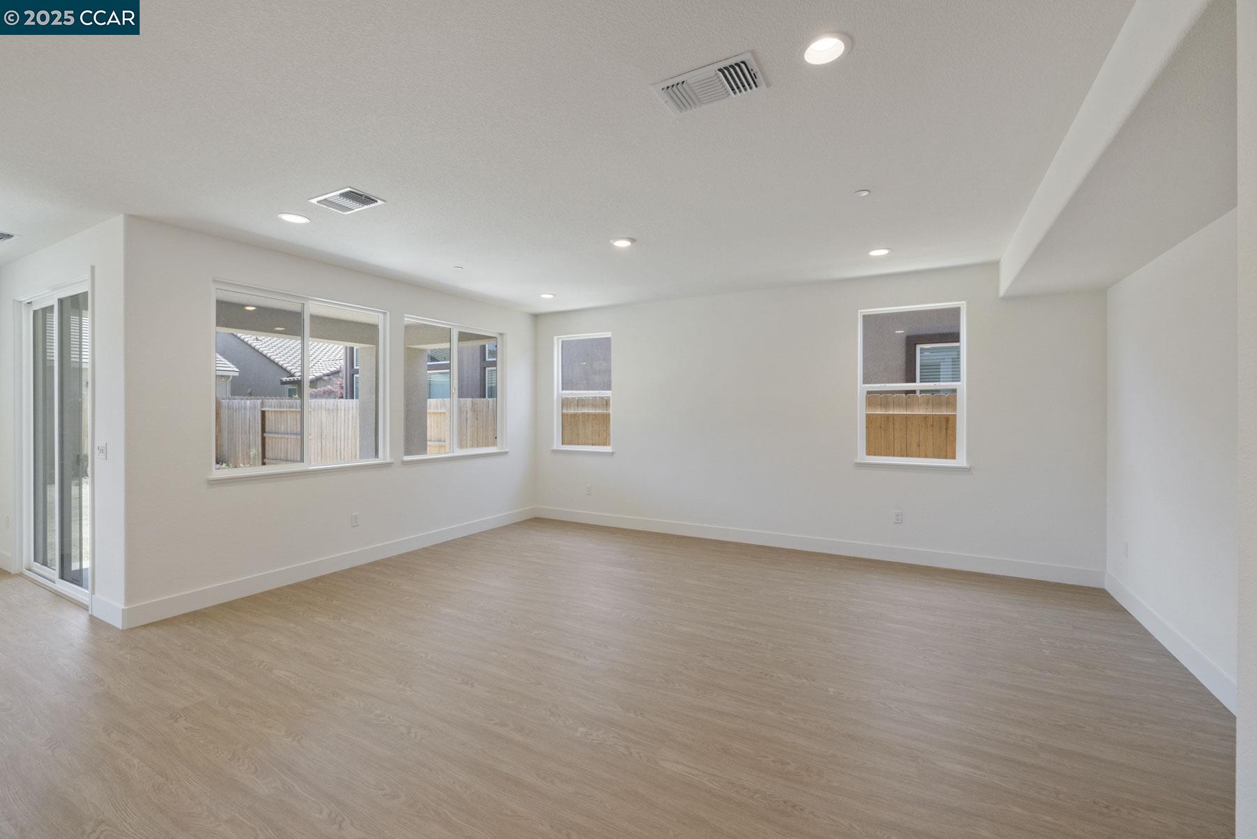Detail Gallery Image 15 of 32 For 126 Bodega Drive, Lodi,  CA 95240-0000 - 4 Beds | 2/1 Baths