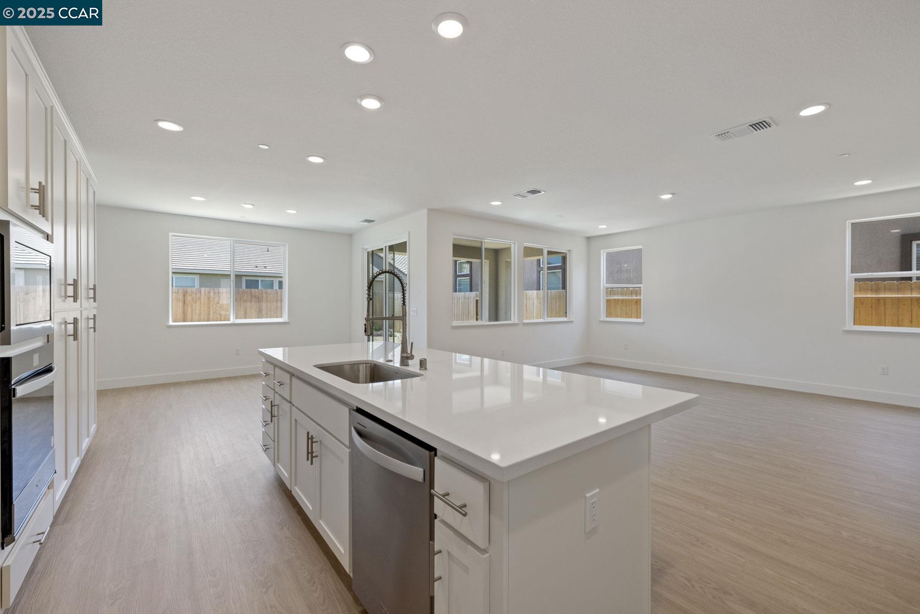 Detail Gallery Image 23 of 32 For 126 Bodega Drive, Lodi,  CA 95240-0000 - 4 Beds | 2/1 Baths