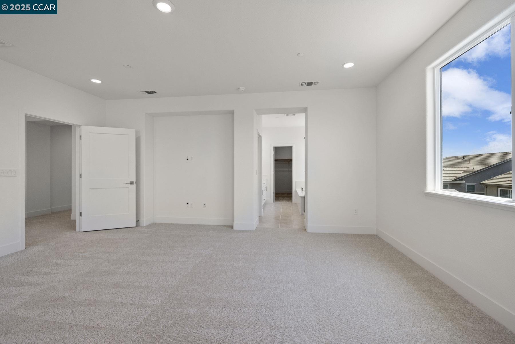 Detail Gallery Image 4 of 32 For 126 Bodega Drive, Lodi,  CA 95240-0000 - 4 Beds | 2/1 Baths