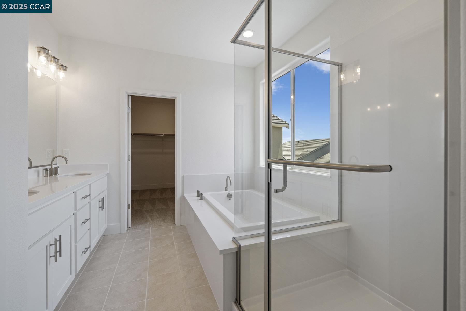 Detail Gallery Image 5 of 32 For 126 Bodega Drive, Lodi,  CA 95240-0000 - 4 Beds | 2/1 Baths