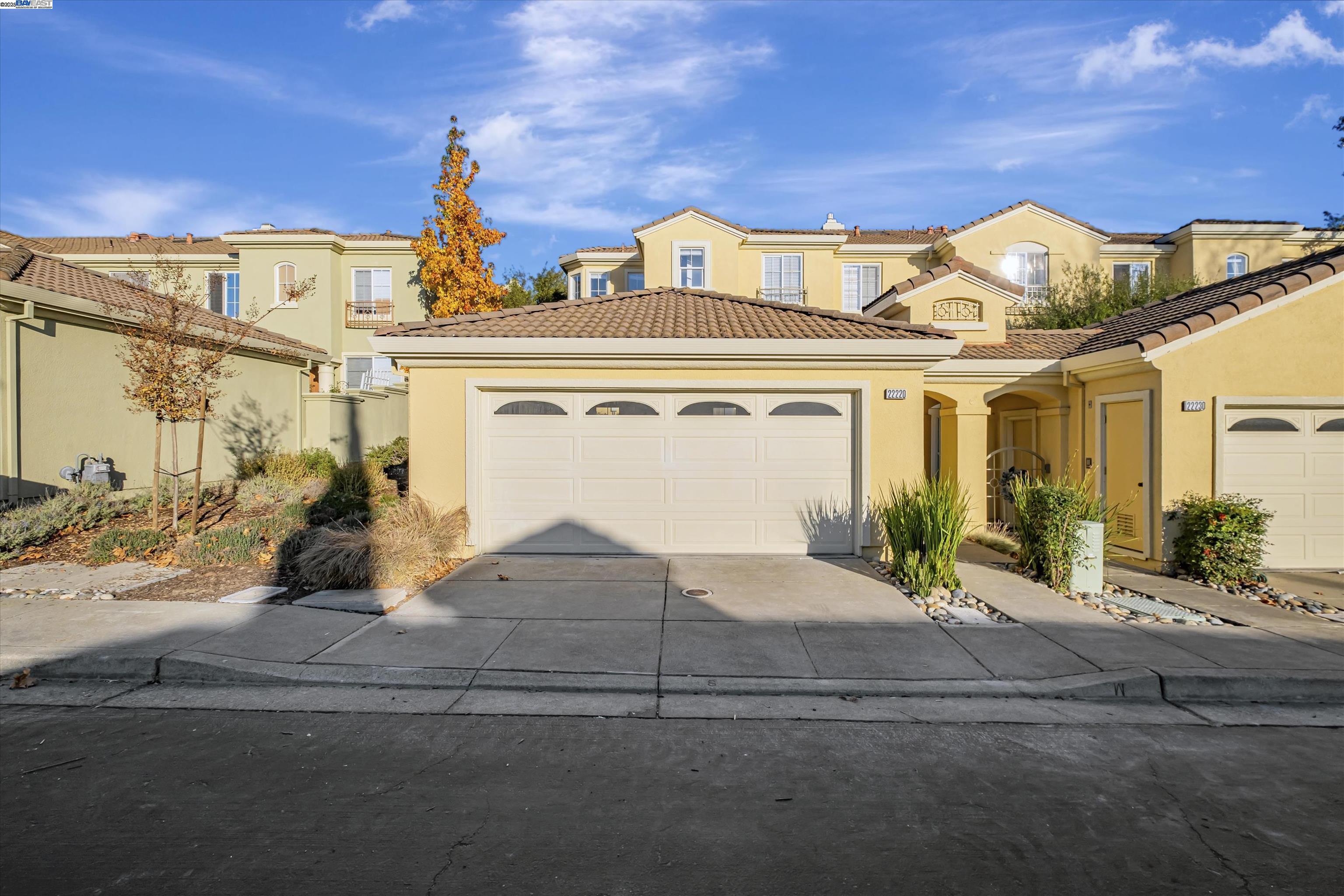 Detail Gallery Image 1 of 1 For 22220 W Lyndon Loop, Castro Valley,  CA 94552 - 4 Beds | 3 Baths