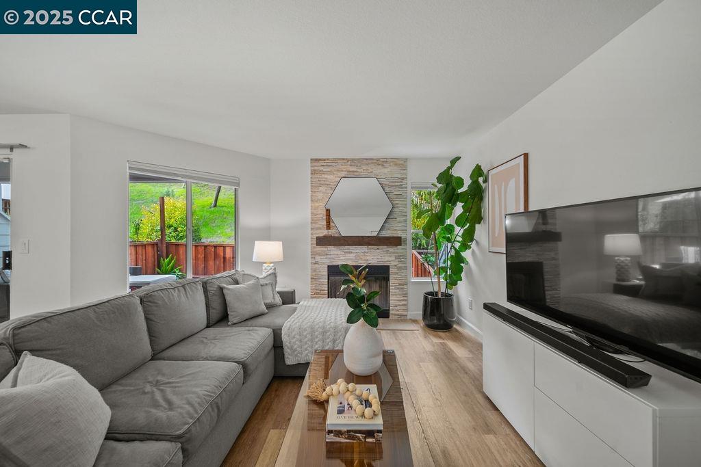 Photo #2: 41083505 Listing 