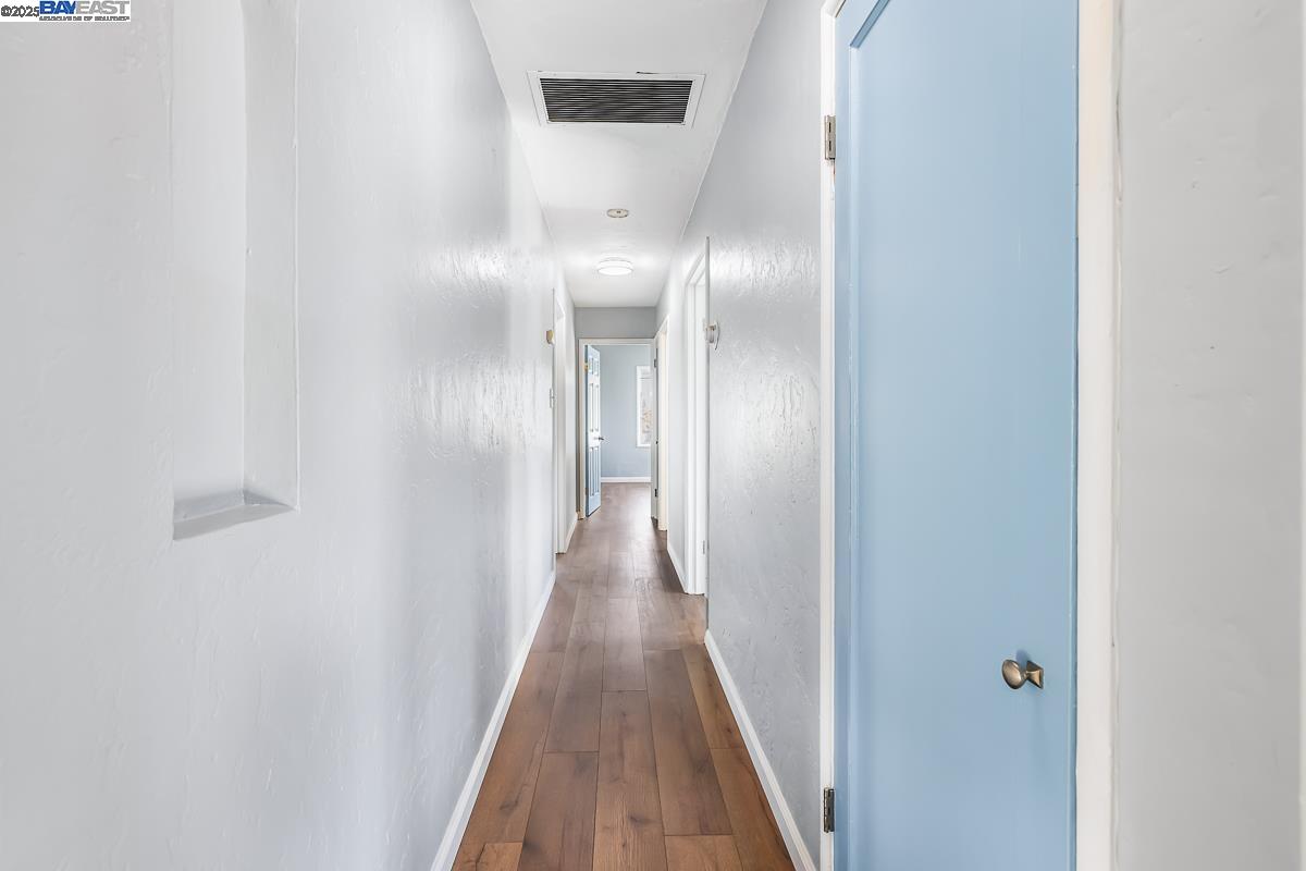 Detail Gallery Image 14 of 48 For 6237 Hayes St, Oakland,  CA 94621 - 4 Beds | 2 Baths
