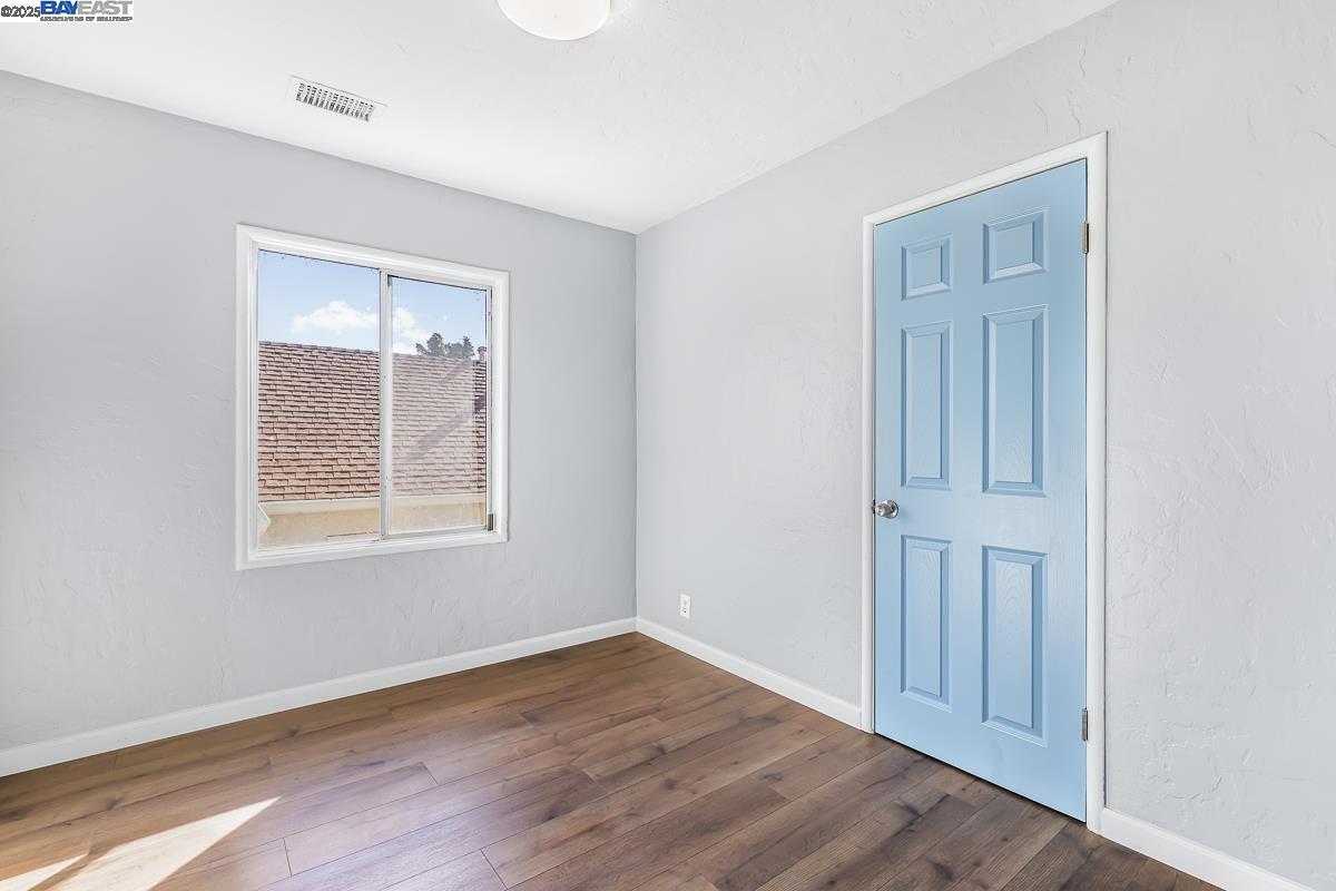 Detail Gallery Image 17 of 48 For 6237 Hayes St, Oakland,  CA 94621 - 4 Beds | 2 Baths