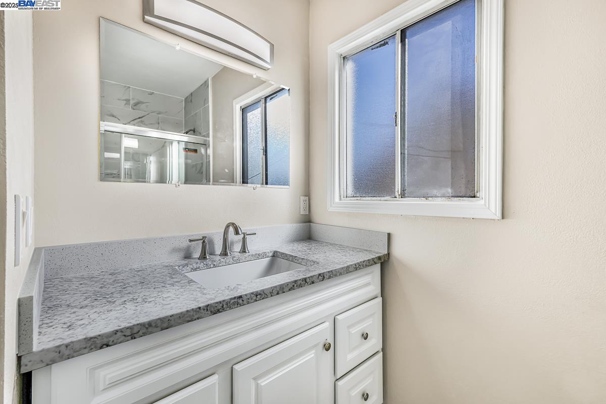 Detail Gallery Image 23 of 48 For 6237 Hayes St, Oakland,  CA 94621 - 4 Beds | 2 Baths