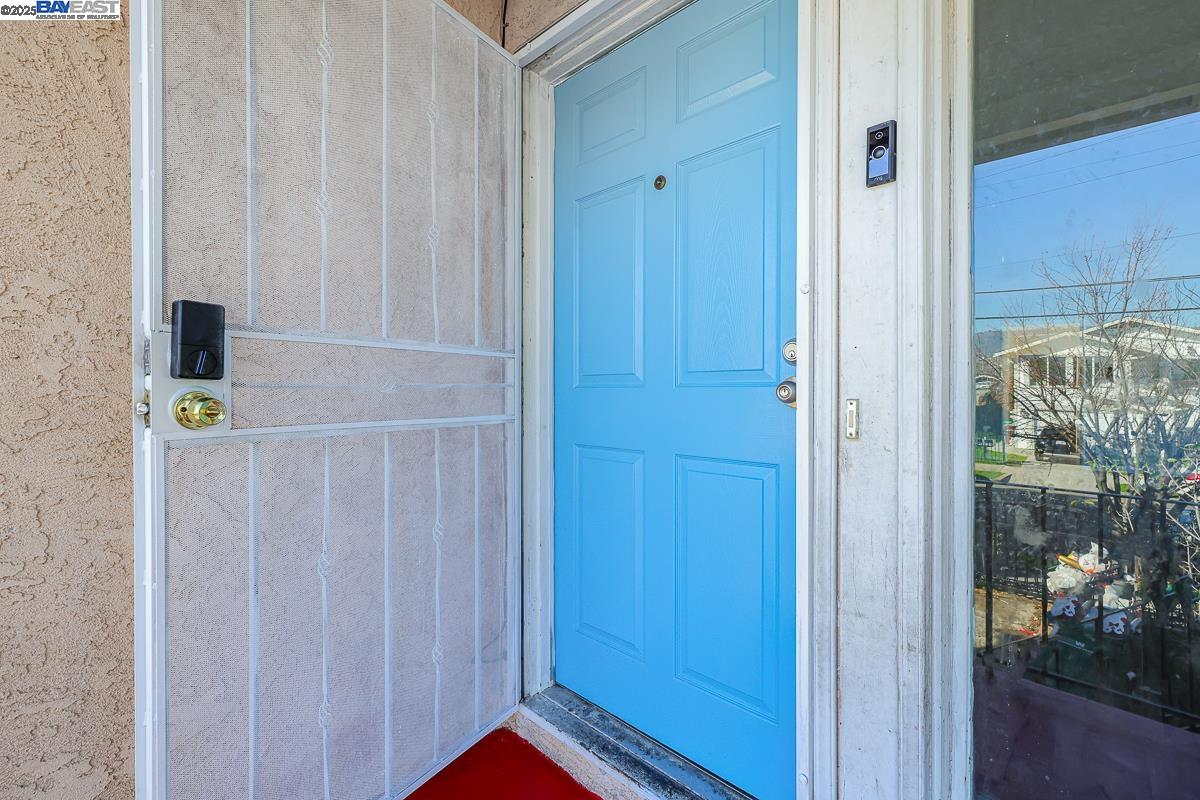 Detail Gallery Image 25 of 48 For 6237 Hayes St, Oakland,  CA 94621 - 4 Beds | 2 Baths