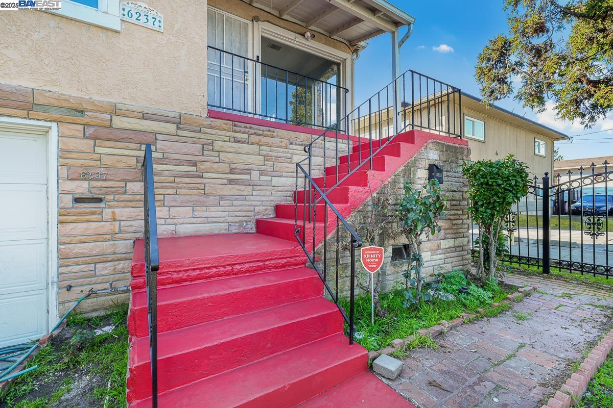 Detail Gallery Image 27 of 48 For 6237 Hayes St, Oakland,  CA 94621 - 4 Beds | 2 Baths